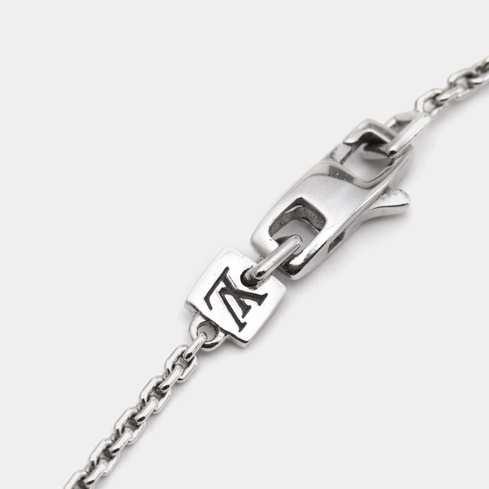 Louis Vuitton, collier pendentif Lock It Key Padlock en or blanc 18 carats et diamants en vente 1