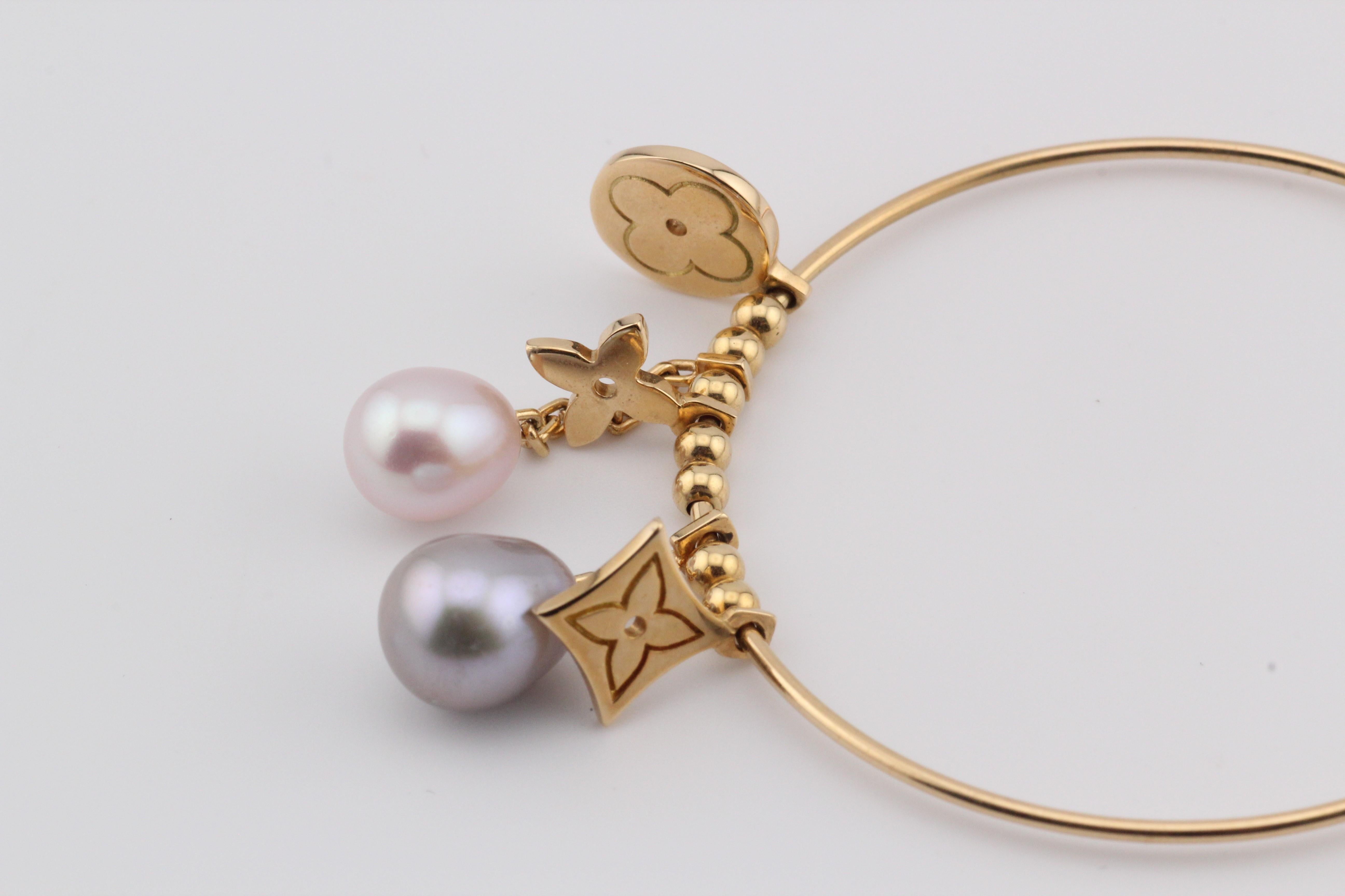 Louis Vuitton Lock Key Charm Pearl 18k Yellow Gold Hoop Earrings For Sale 3