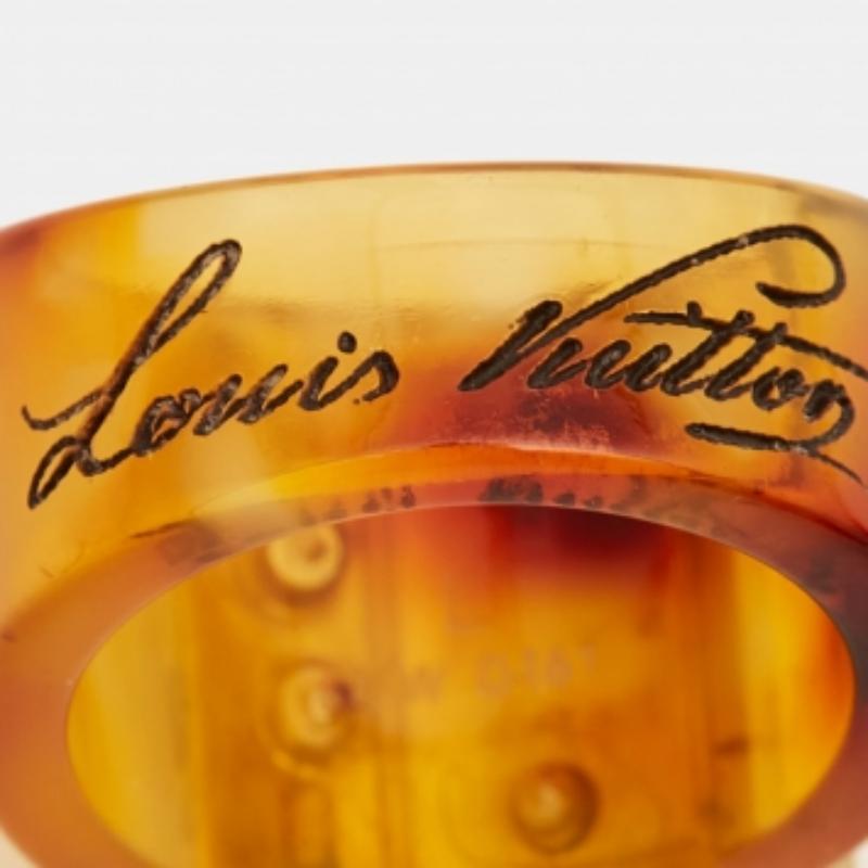 Louis Vuitton Lock Me Bague en résine marron Taille 56 Bon état - En vente à Dubai, Al Qouz 2