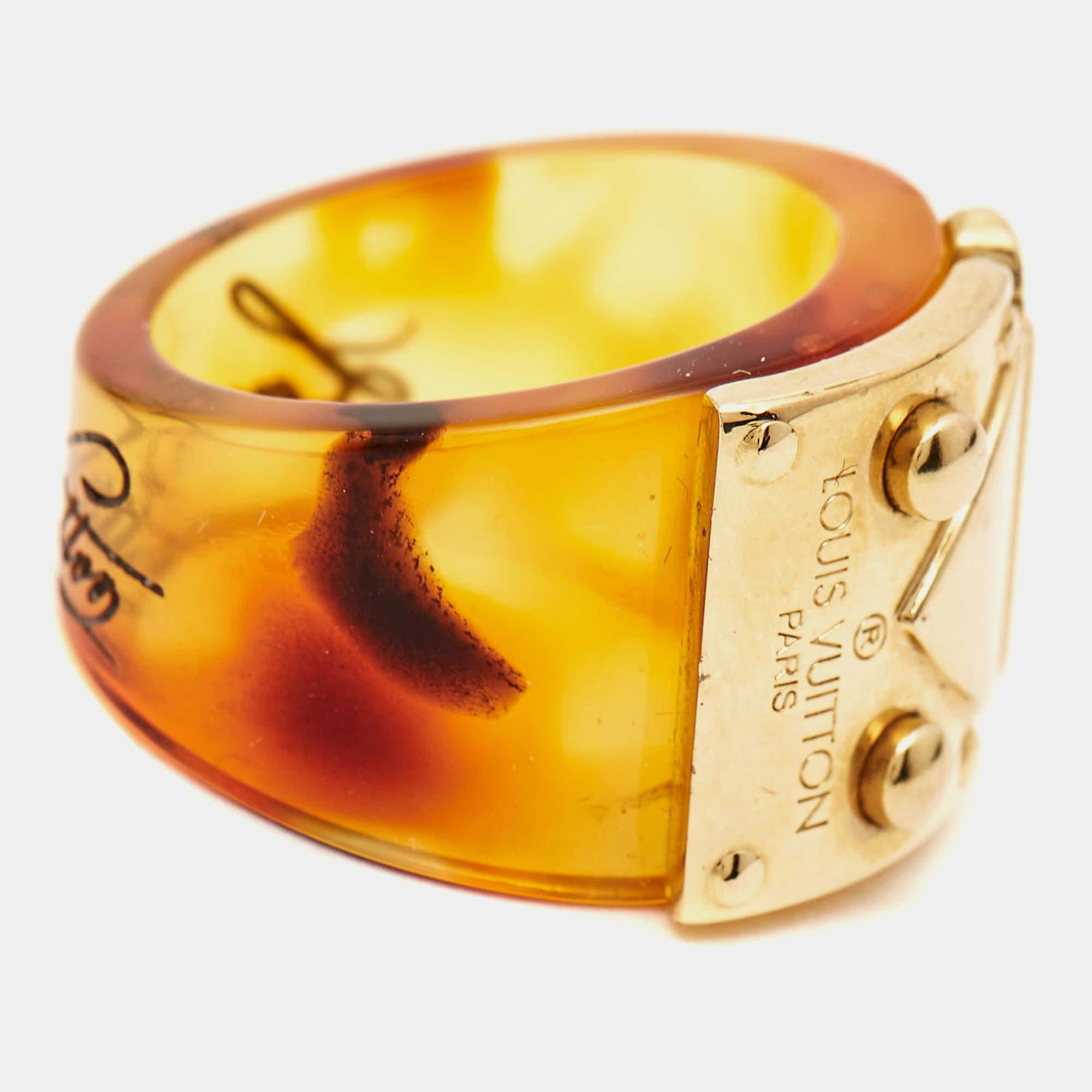 Louis Vuitton Lock Me Schildpatt Brown Harz Ring Größe 56 im Zustand „Gut“ im Angebot in Dubai, Al Qouz 2