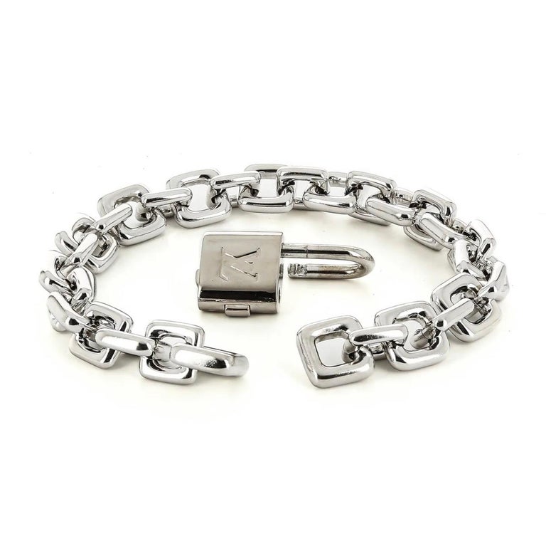 Louis Vuitton Locket Chain Vintage Link Bracelet in 18 Karat White Gold, 87  Gm at 1stDibs