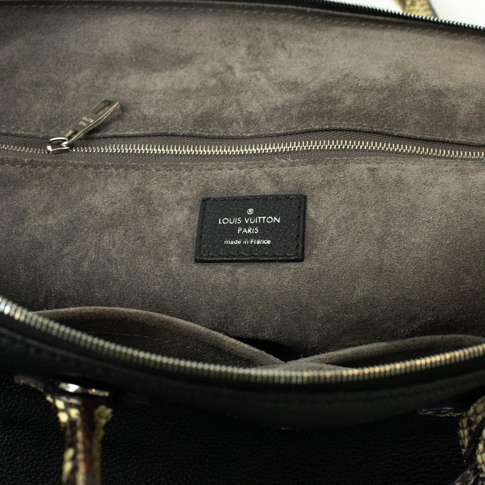 Louis Vuitton, Lockit in black leather 1