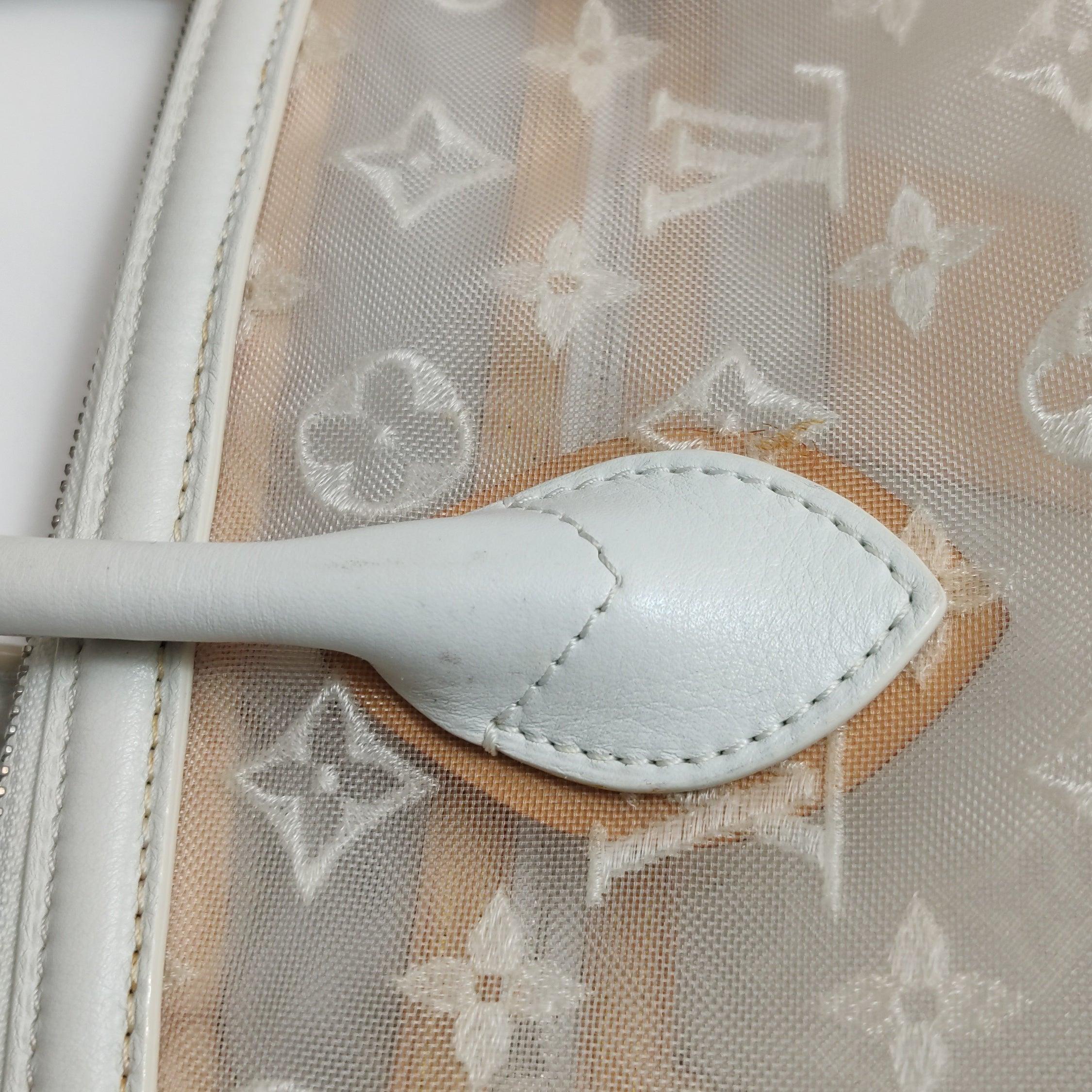 Sac à main en cuir et monogramme en maille blanche Louis Vuitton Whiting en vente 8