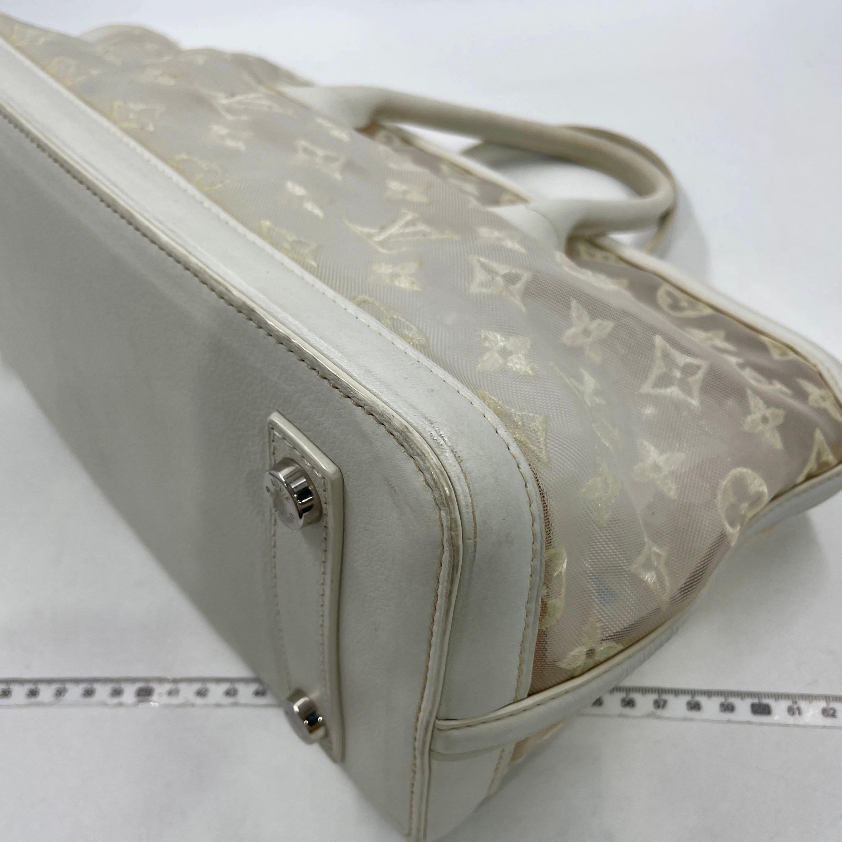 Sac à main en cuir et monogramme en maille blanche Louis Vuitton Whiting en vente 8