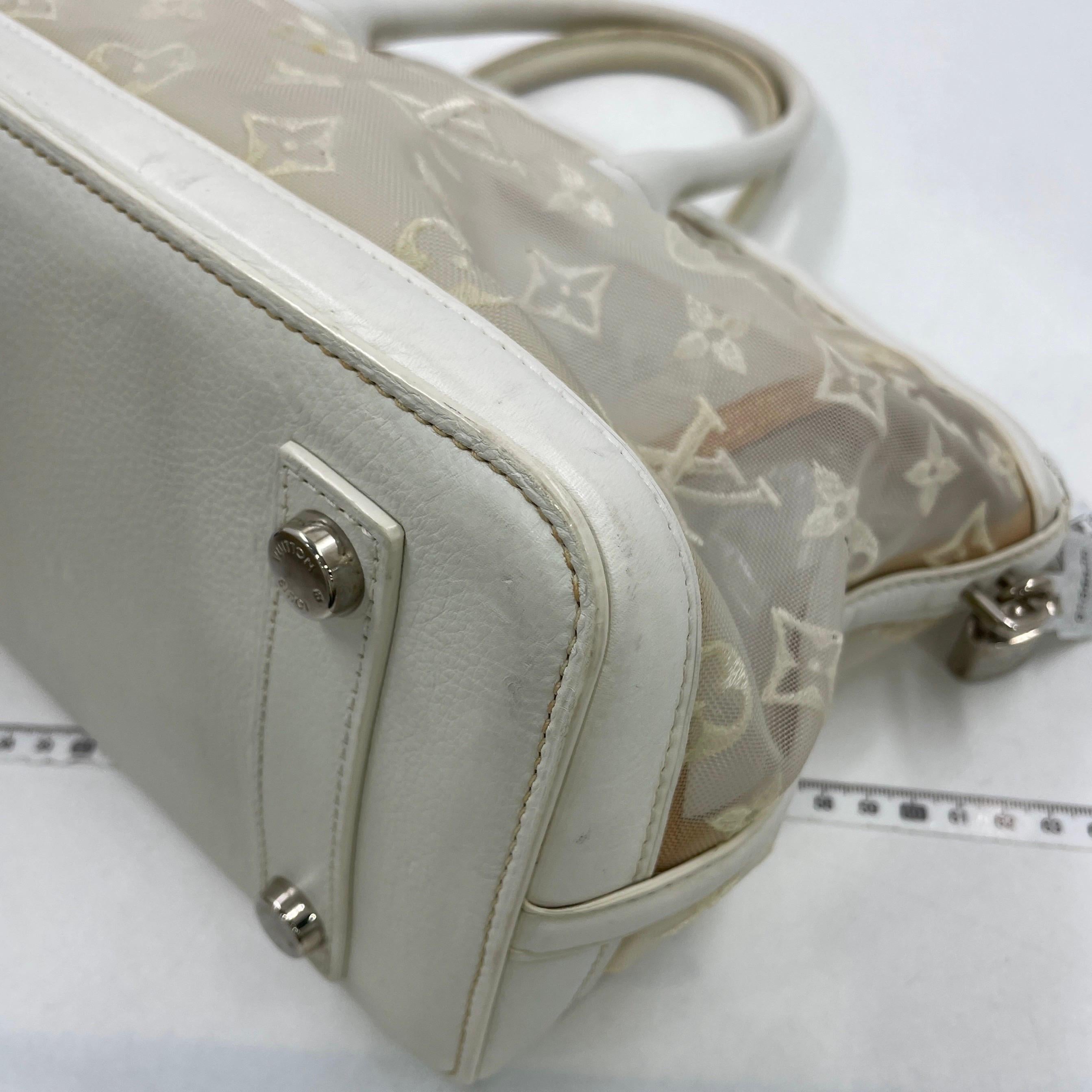 Sac à main en cuir et monogramme en maille blanche Louis Vuitton Whiting en vente 9
