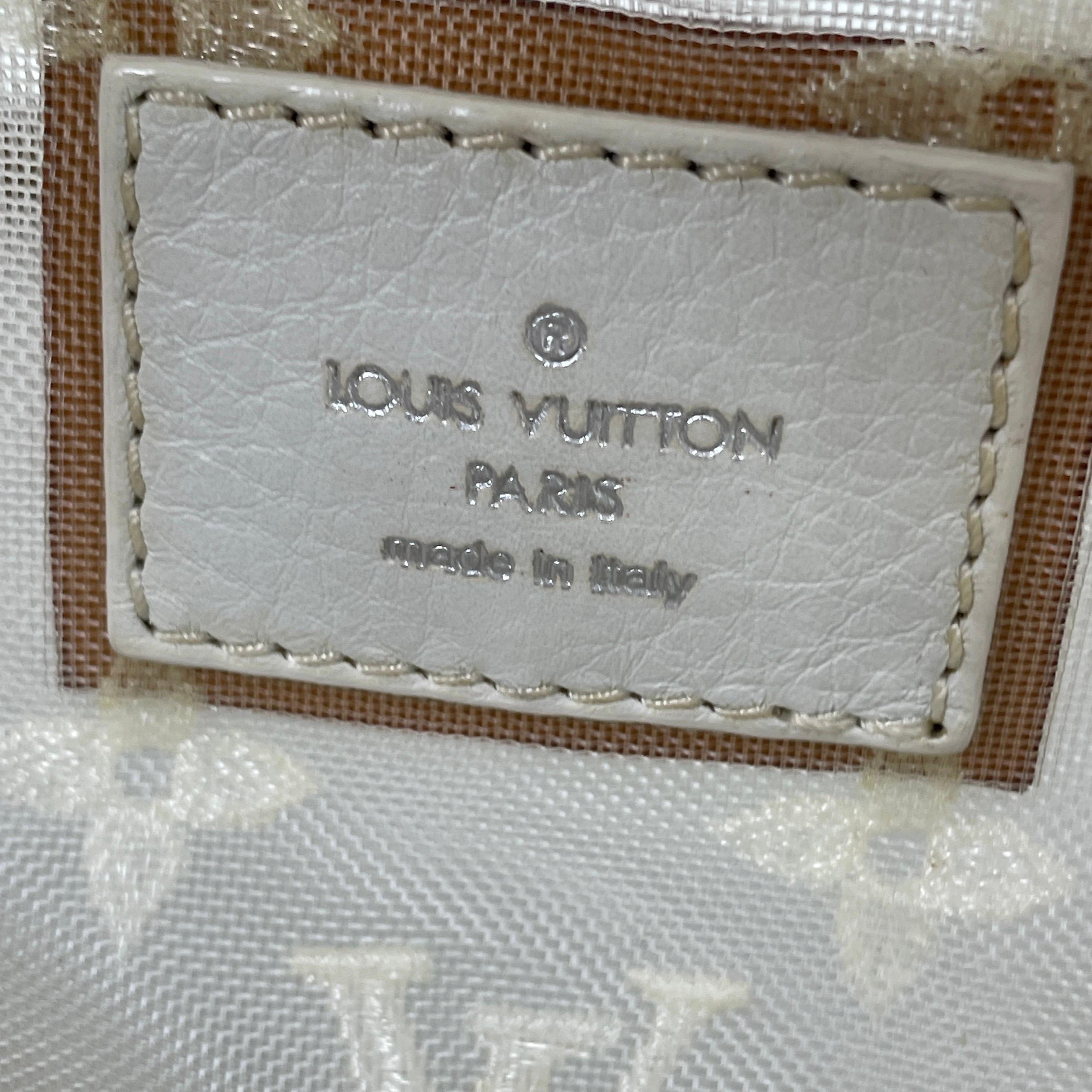 Sac à main en cuir et monogramme en maille blanche Louis Vuitton Whiting en vente 1