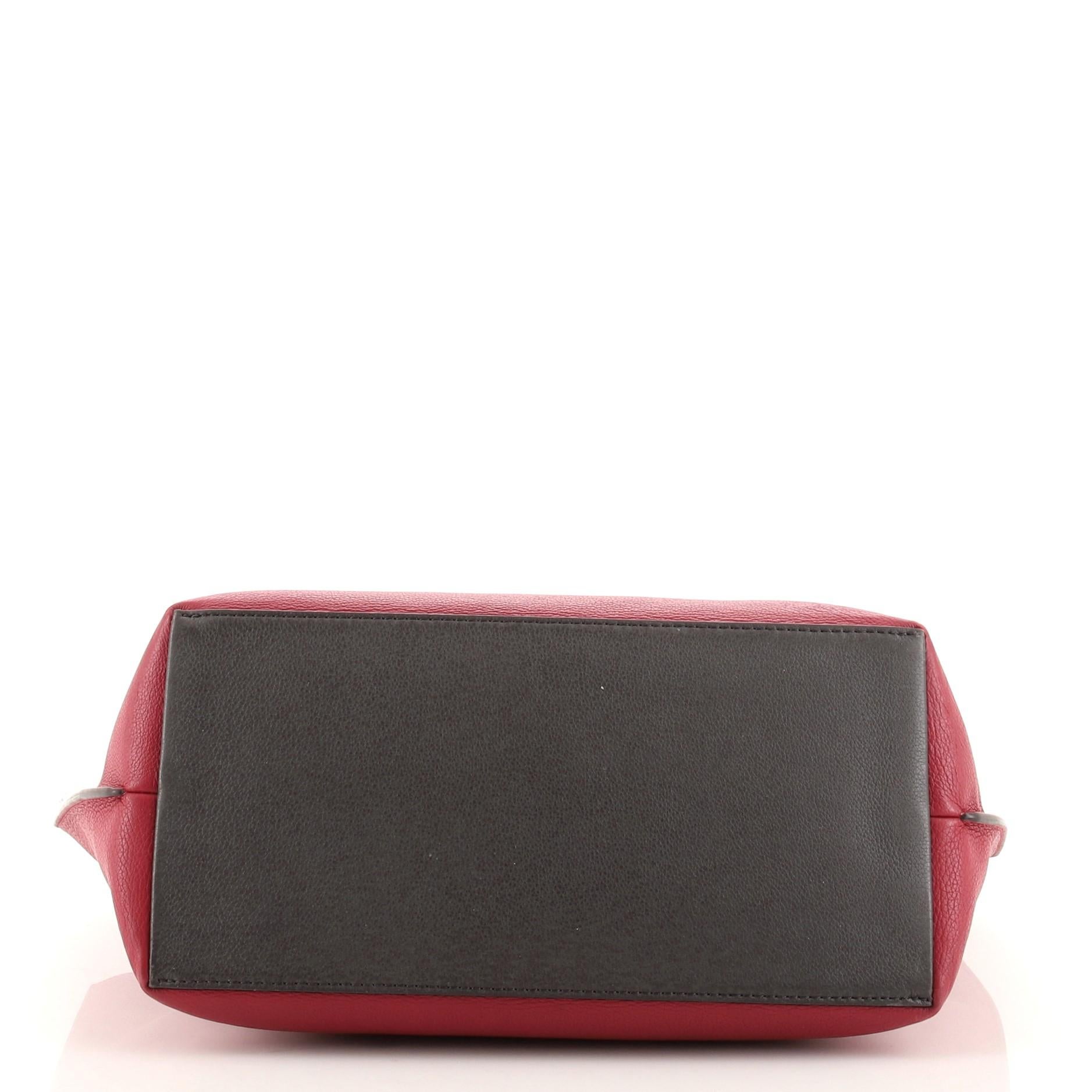 Louis Vuitton Lockme Go Tragetasche aus Leder im Zustand „Gut“ in NY, NY