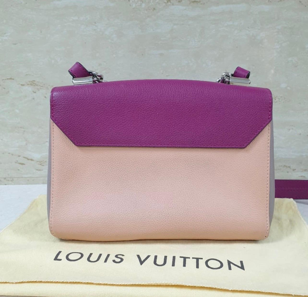 LOUIS VUITTON Lockme II BB Leather Handbag In Good Condition In Krakow, PL