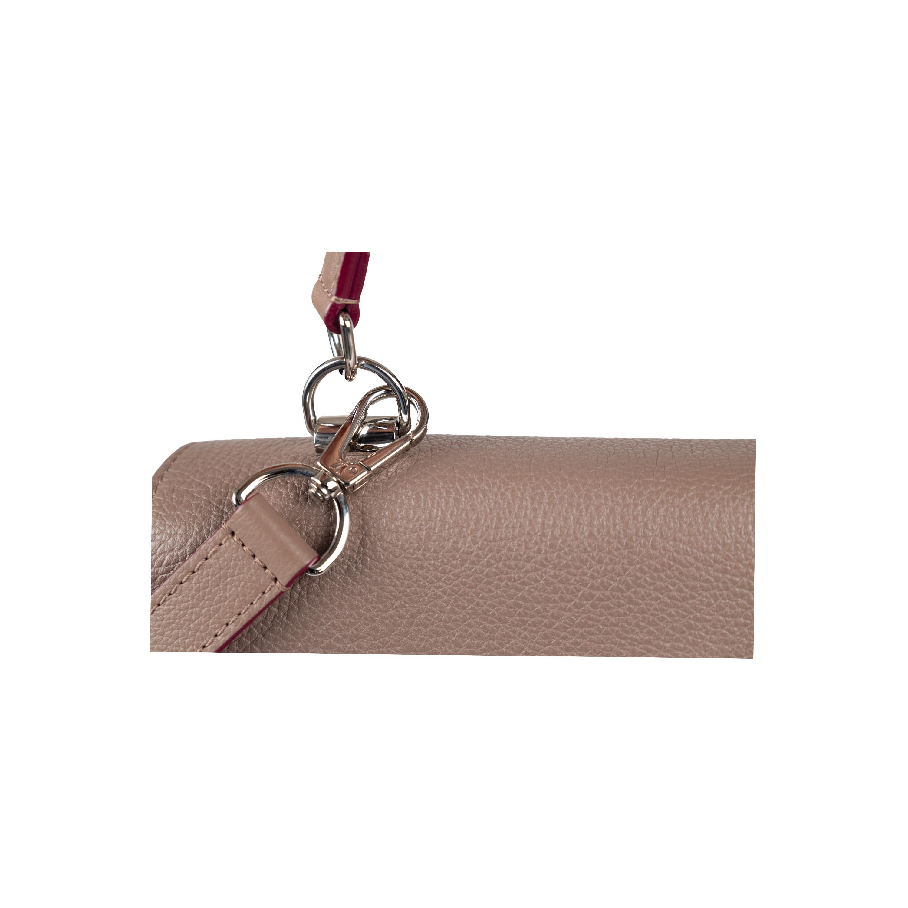 Louis Vuitton Lockme II Handbag  4