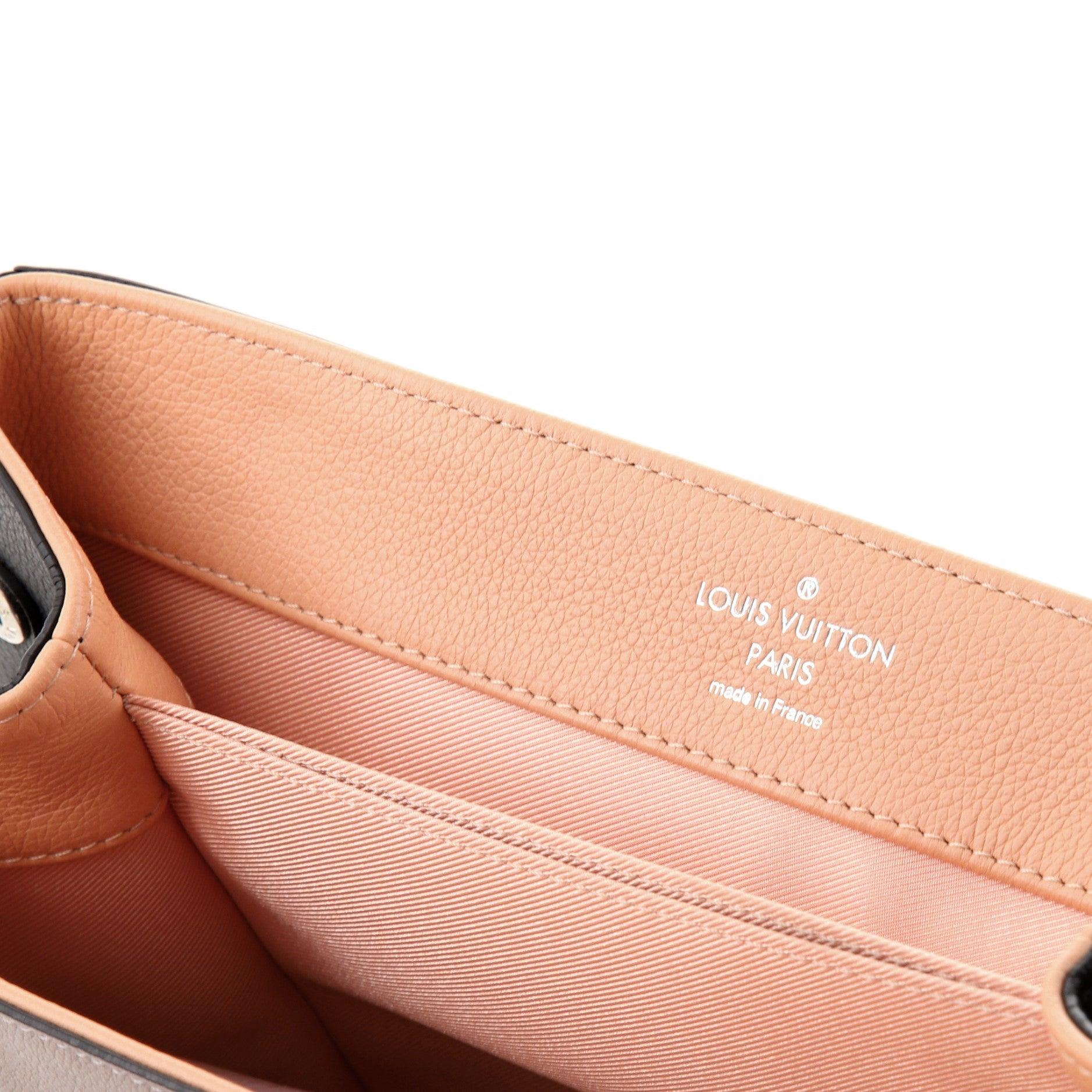 Louis Vuitton Lockme II Handbag Leather 3
