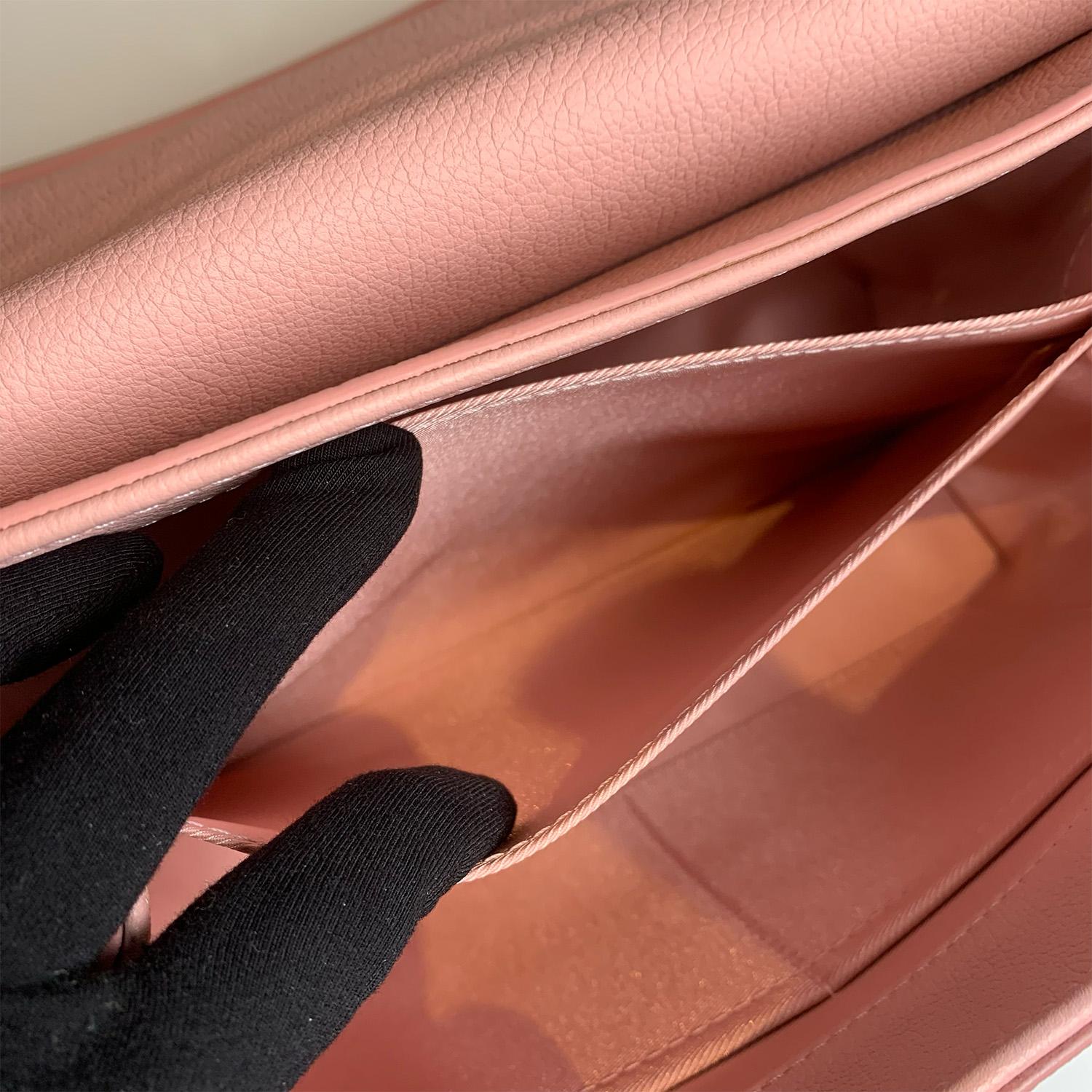 Louis Vuitton Lockme II Pink Leather Bag For Sale 8