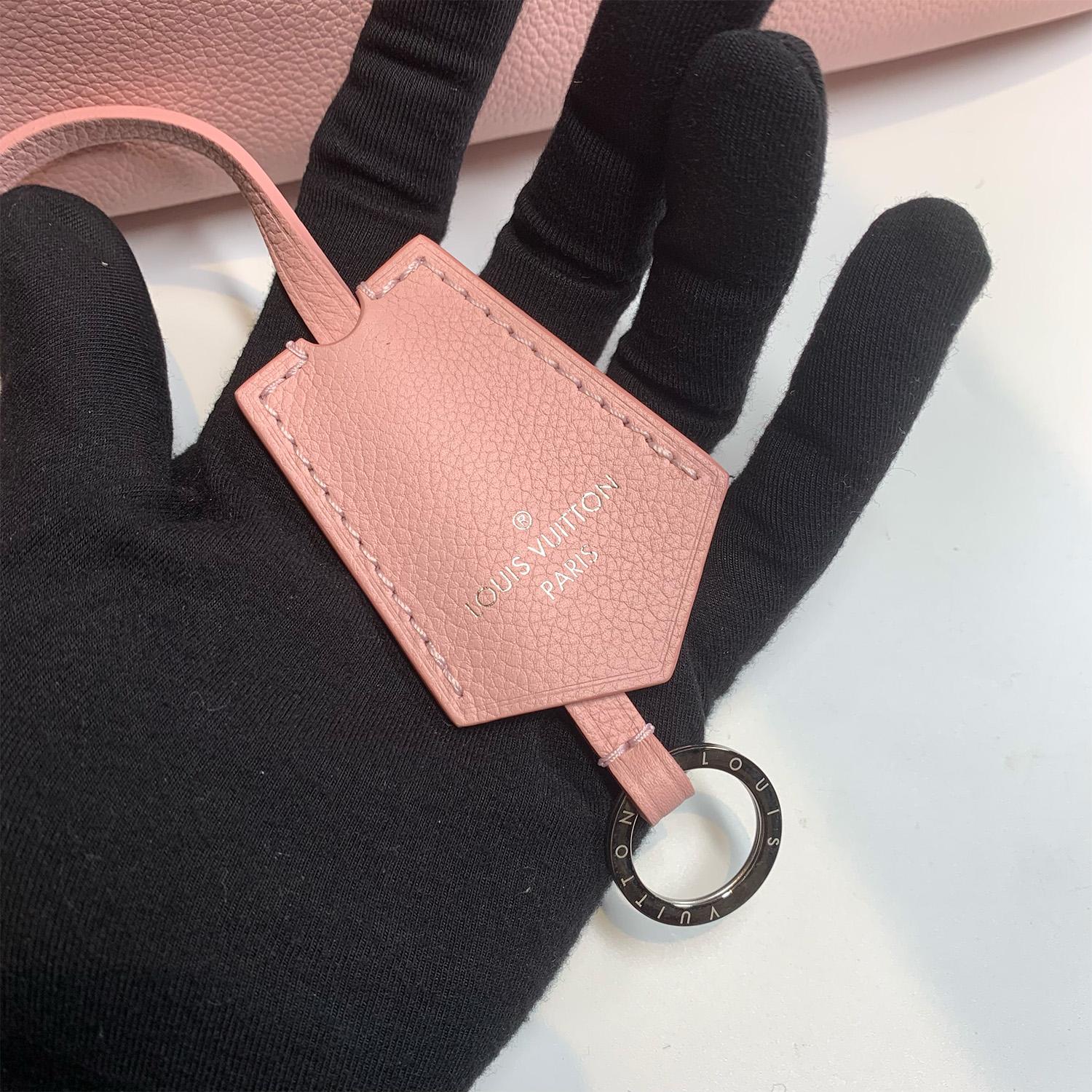 Louis Vuitton Lockme II Pink Leather Bag For Sale 9