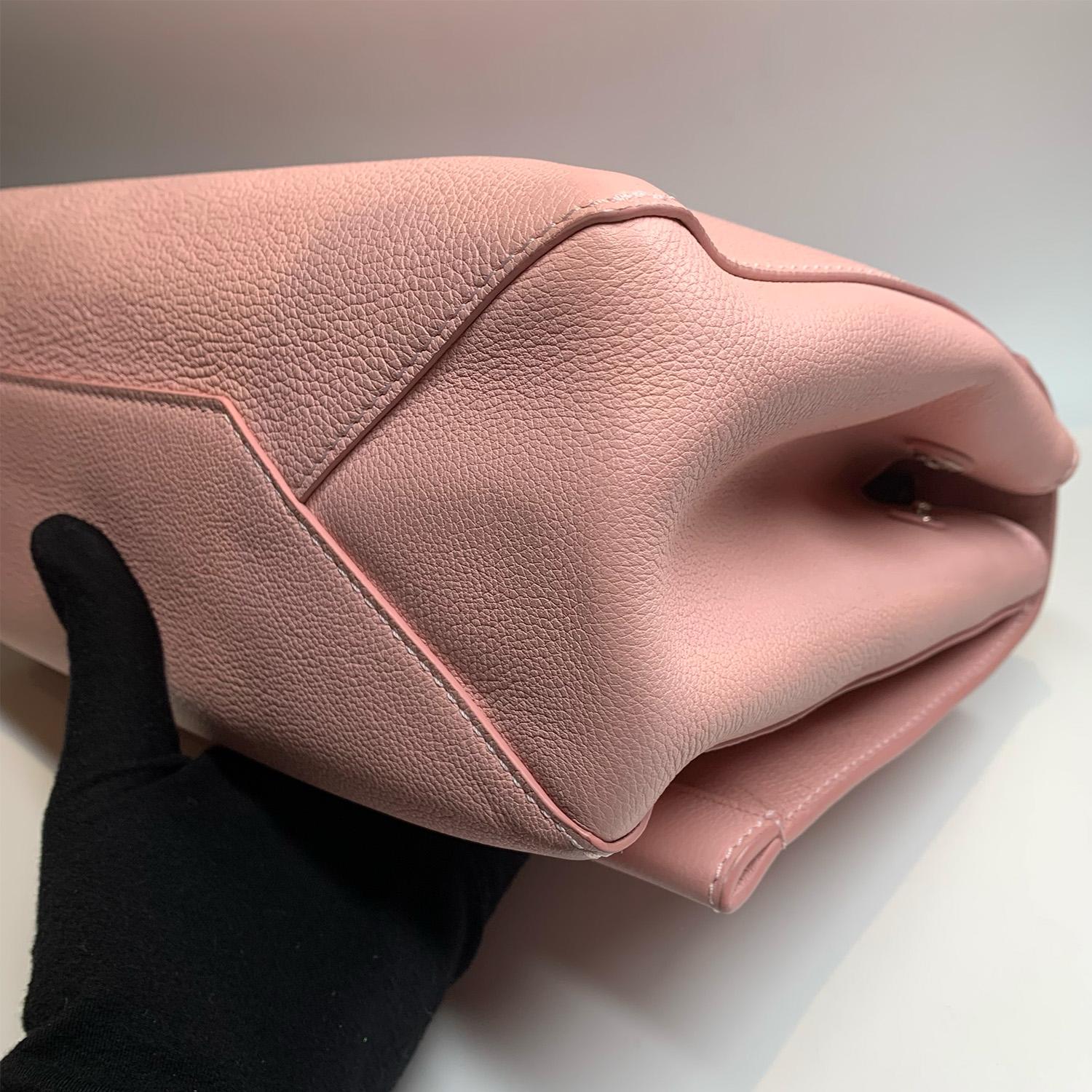 Louis Vuitton Lockme II Pink Leather Bag For Sale 15