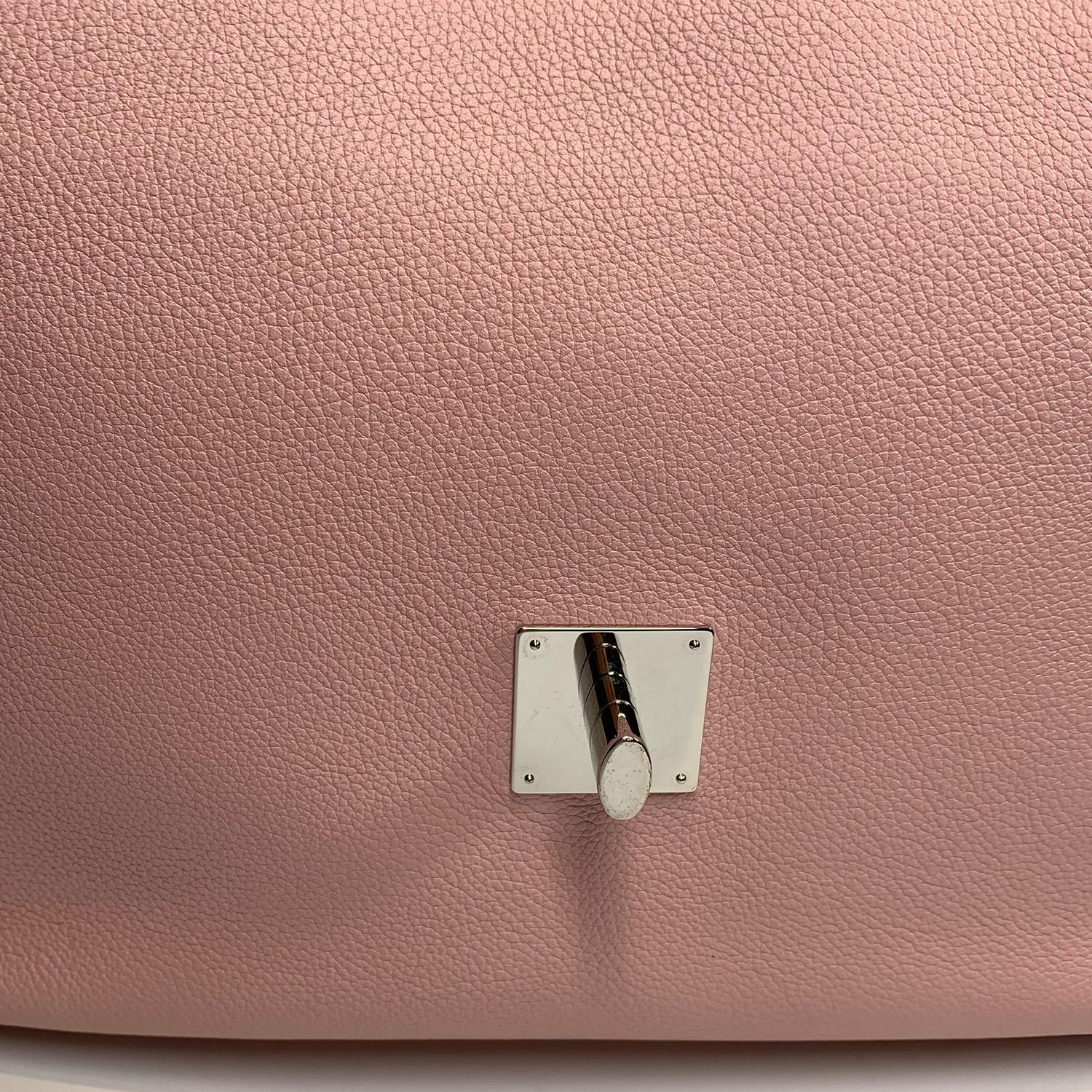Louis Vuitton Lockme II Pink Leather Bag For Sale 4