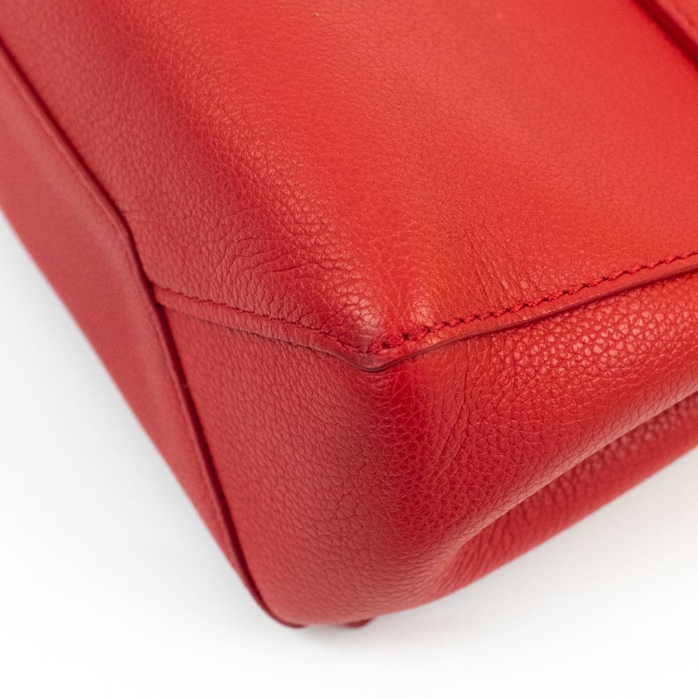 Louis Vuitton, Lockme in red leather 3