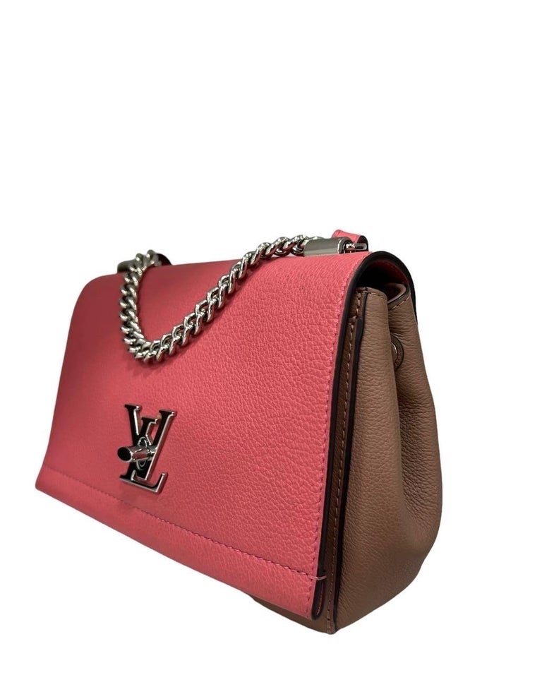 Louis Vuitton Lockme Pink Shoulder Bag In Excellent Condition For Sale In Torre Del Greco, IT