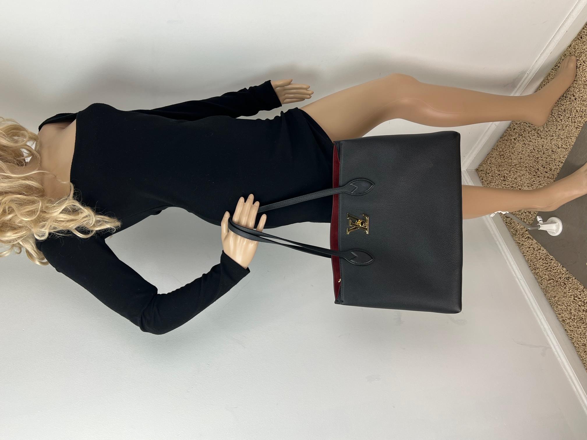 LOUIS VUITTON Lockme Shopper Black Calfskin Leather Shoulder Bag 5