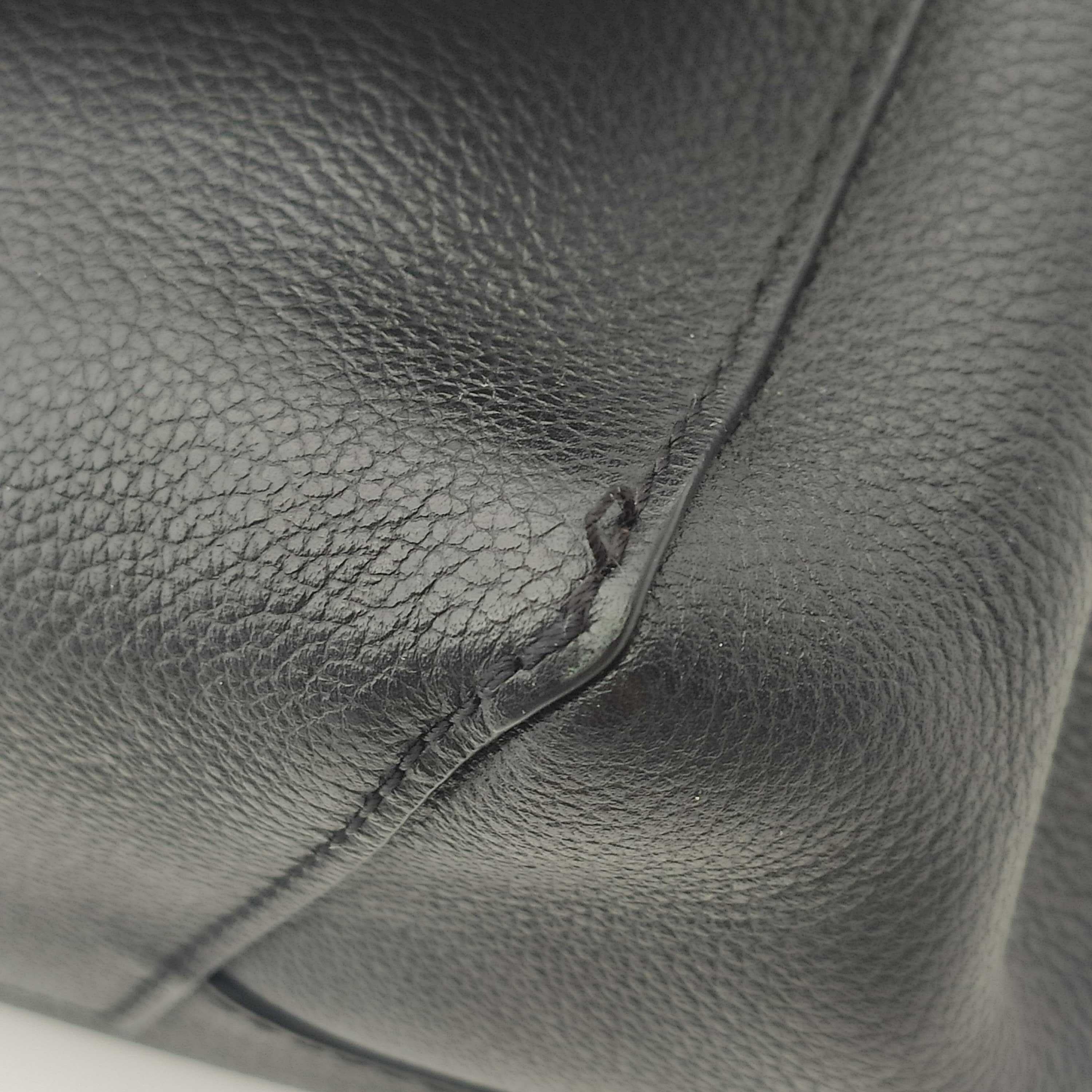 LOUIS VUITTON Lockme Shoulder bag in Beige Leather 7