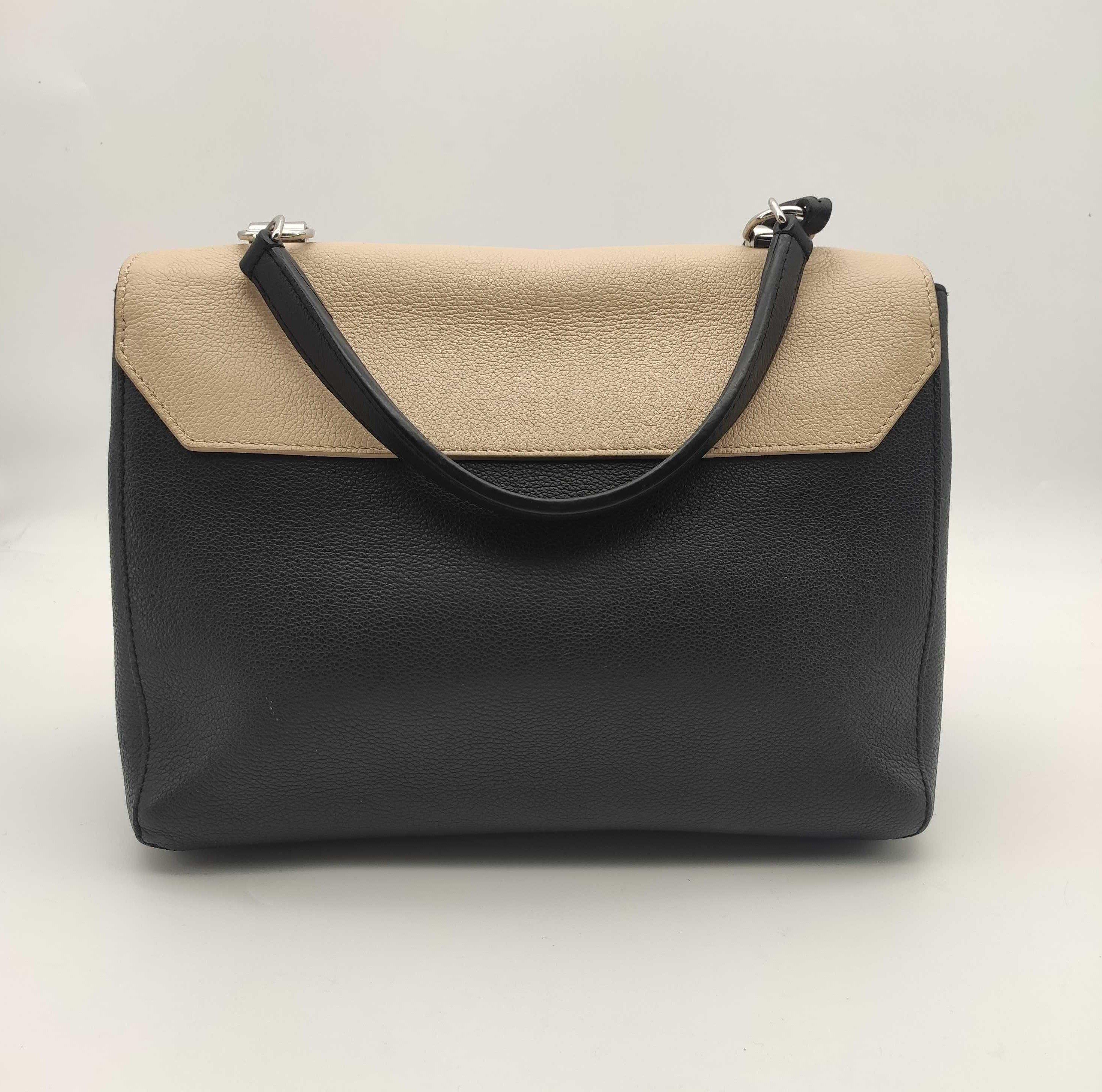 Women's LOUIS VUITTON Lockme Shoulder bag in Beige Leather