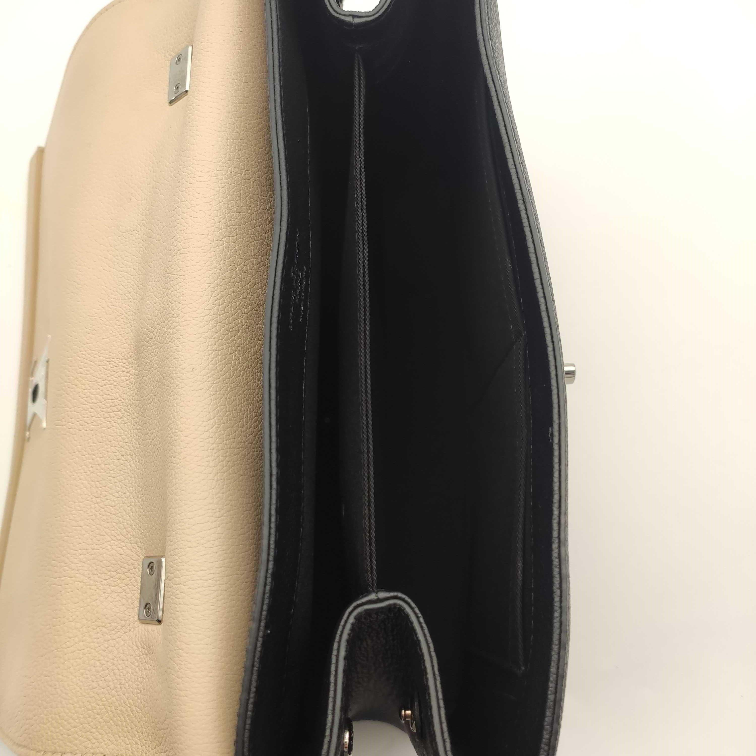 LOUIS VUITTON Lockme Shoulder bag in Beige Leather 2
