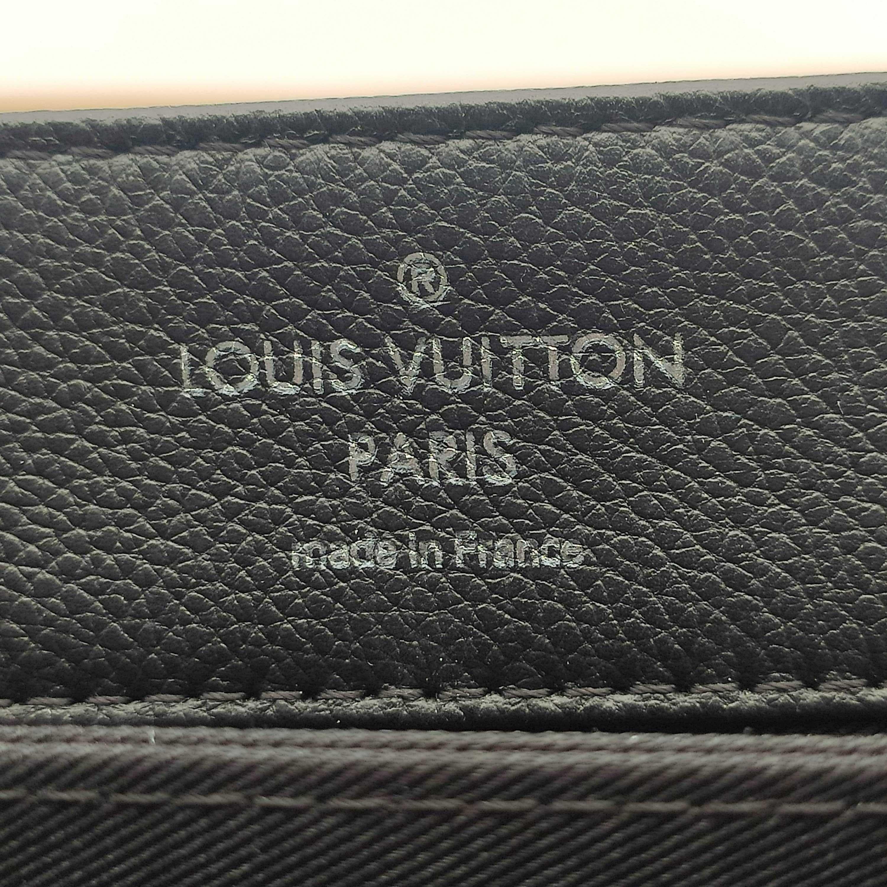 LOUIS VUITTON Lockme Shoulder bag in Beige Leather 3