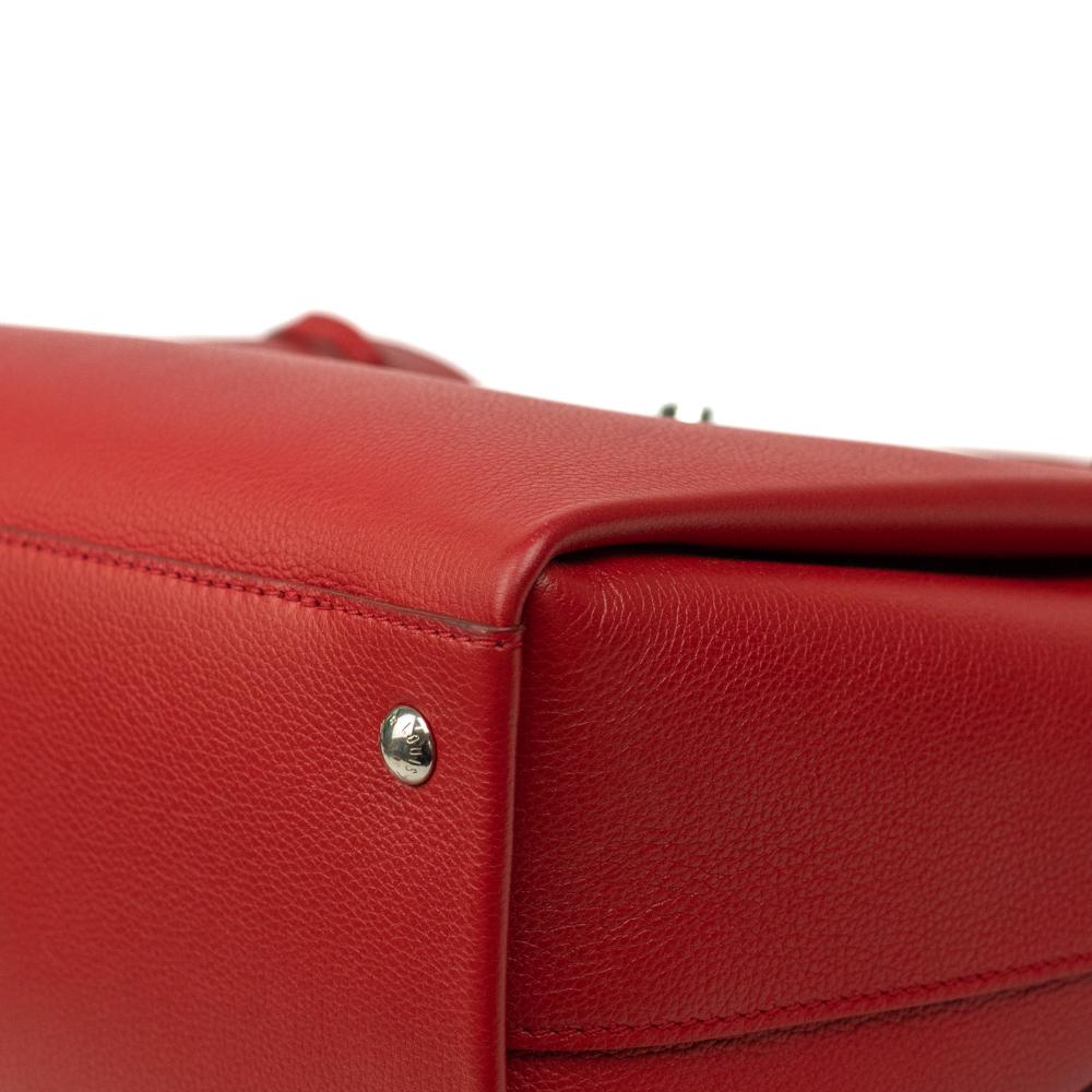 LOUIS VUITTON, Lockmeto in pelle rossa in vendita 7