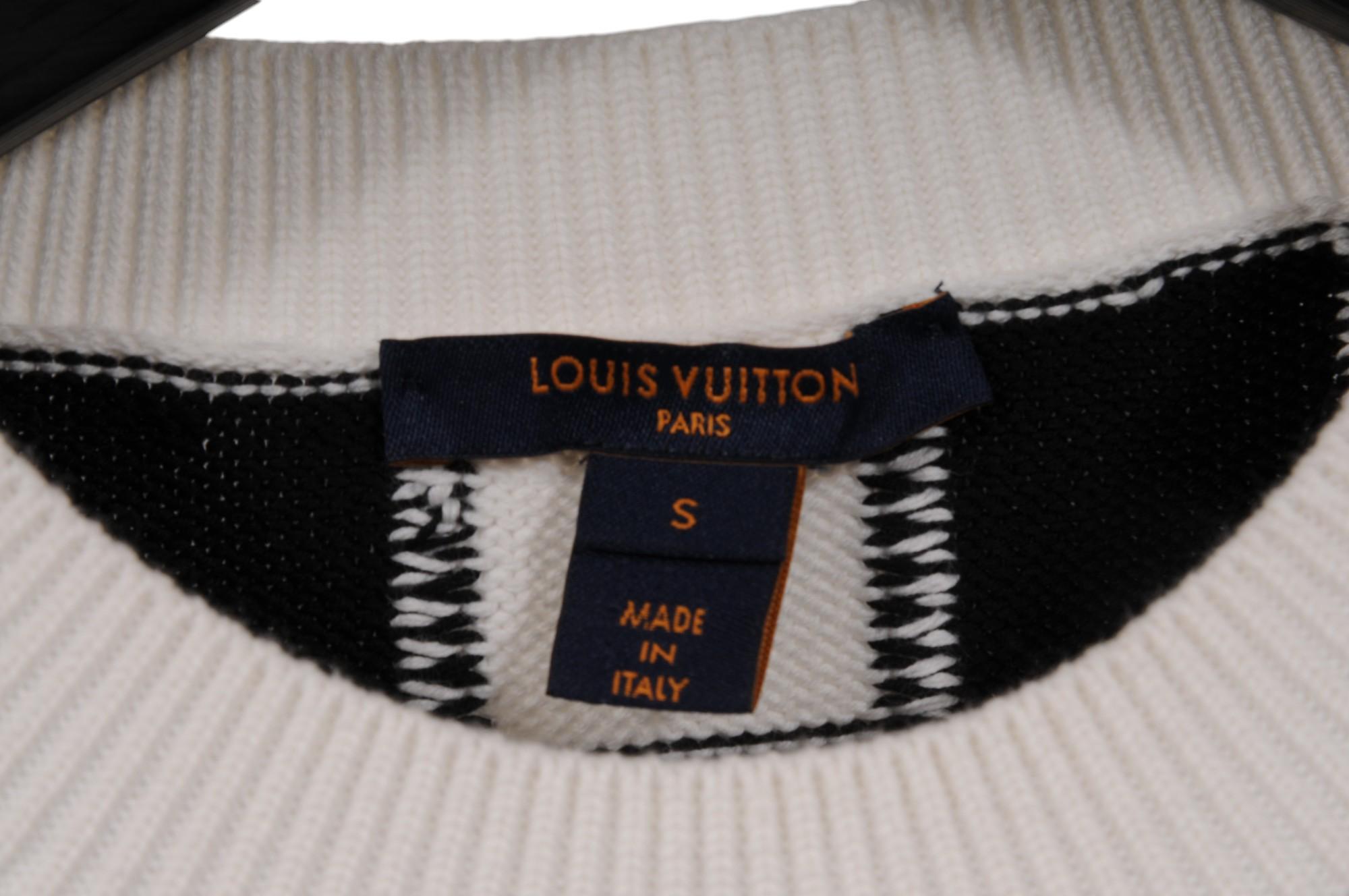 Louis Vuitton Logo Rennwagen gestrickt Crewneck Pullover Größe klein weiß schwarz rot im Angebot 6