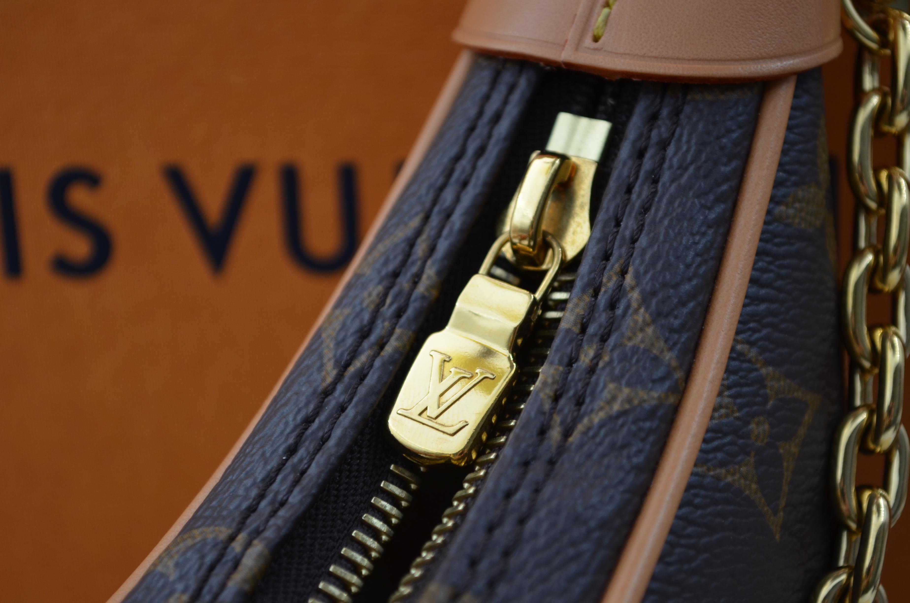 Louis Vuitton Loop Monogram Bag For Sale 1