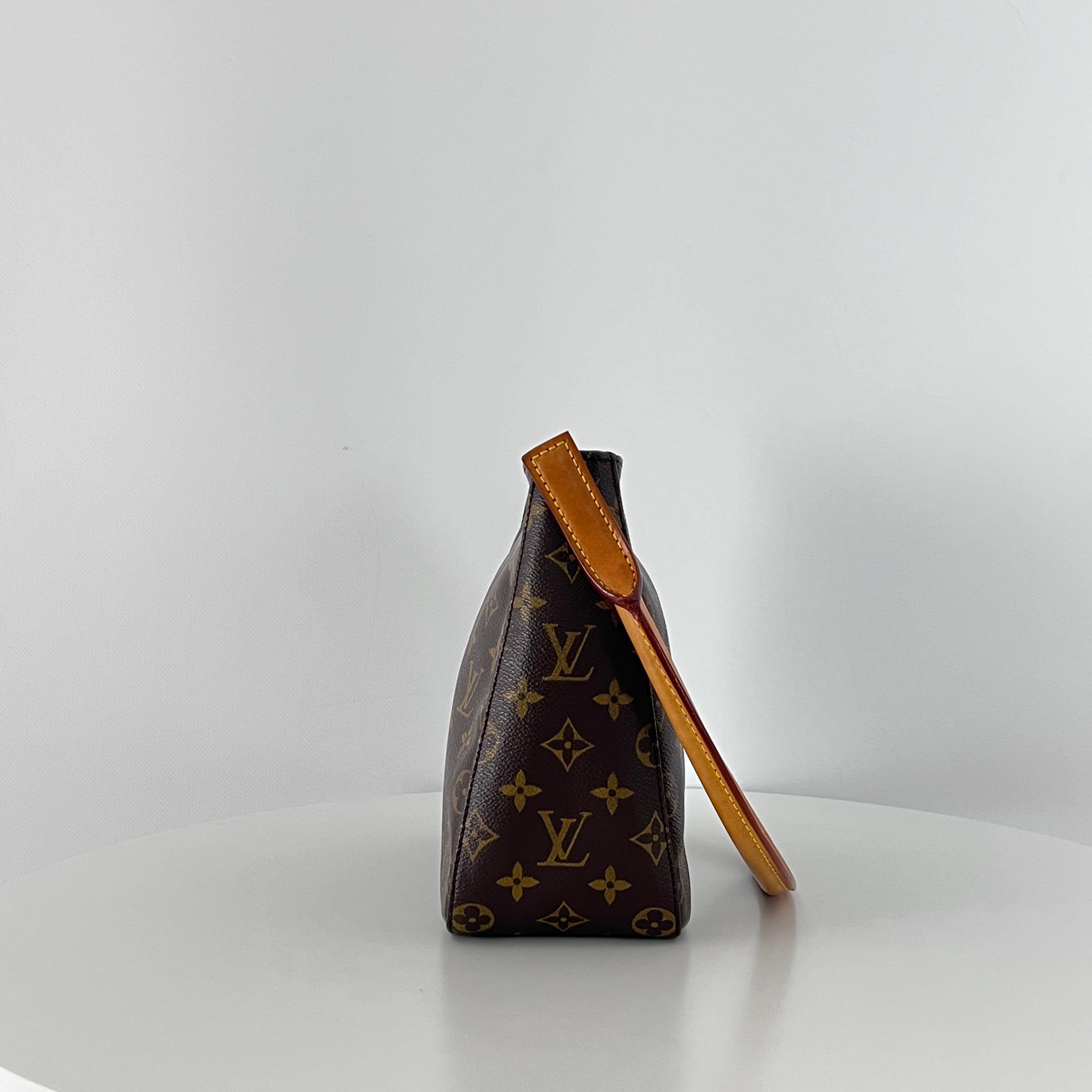 Louis Vuitton Looping MM Shoulder Bag Monogram Canvas Brown 2002 en vente 1