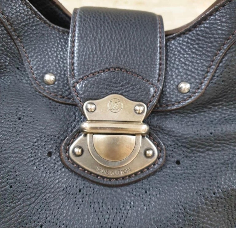 Louis Vuitton Louis Vuitton Black Mahina Leather Solar GM Bag For Sale 2