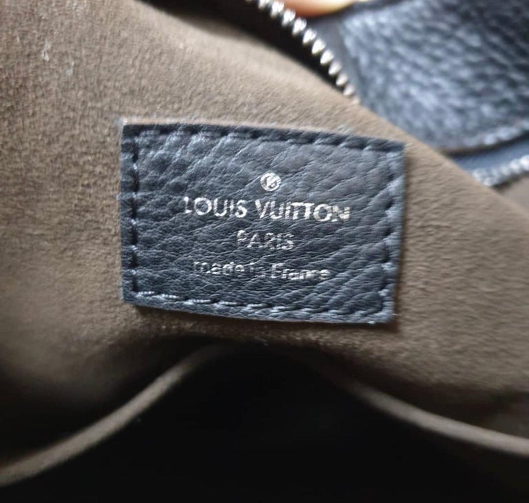 Louis Vuitton Louis Vuitton Black Mahina Leather Solar GM Bag For Sale 5