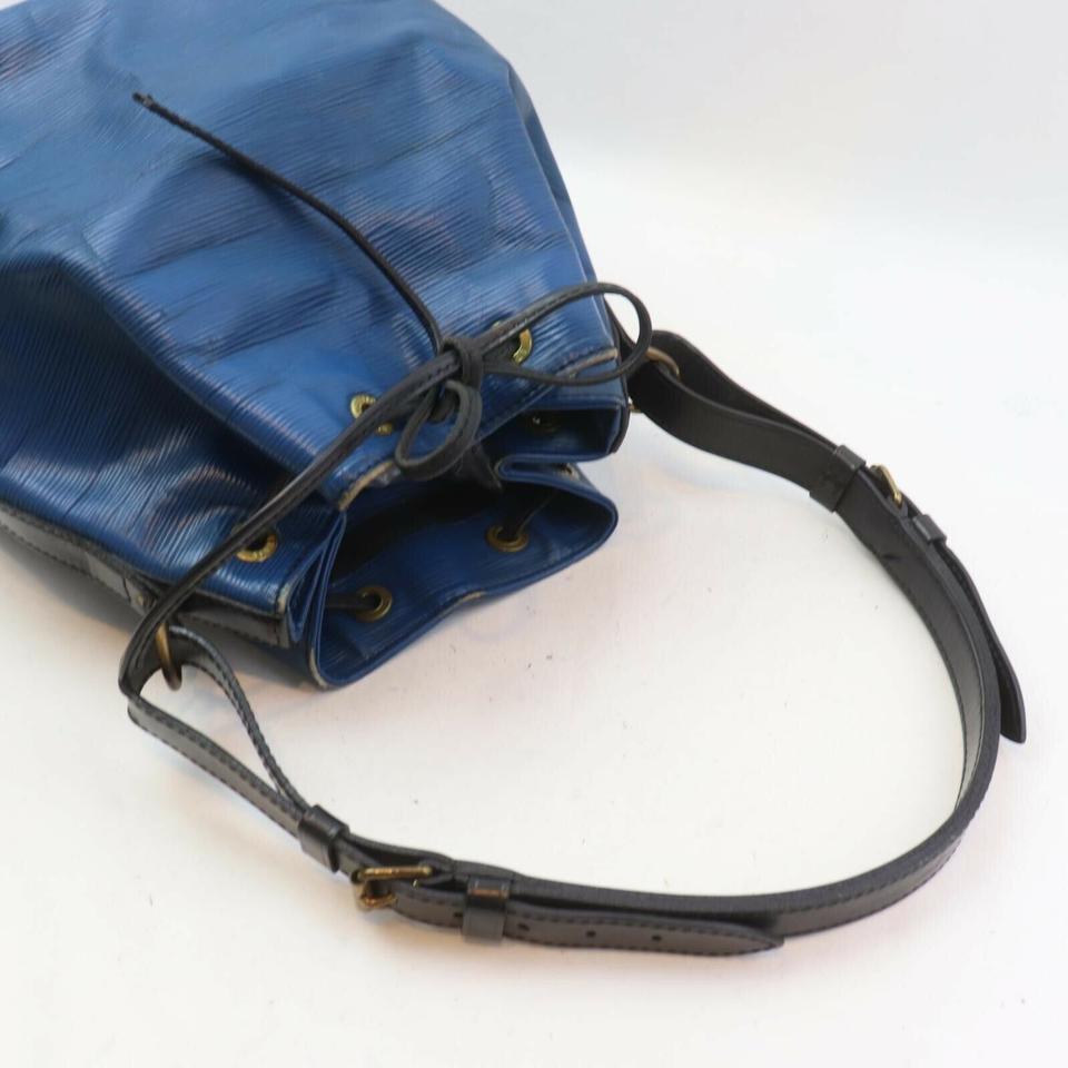 Black Louis Vuitton Louis Vuitton Shoulder Bag Petit Noe Blue Epi 862495 