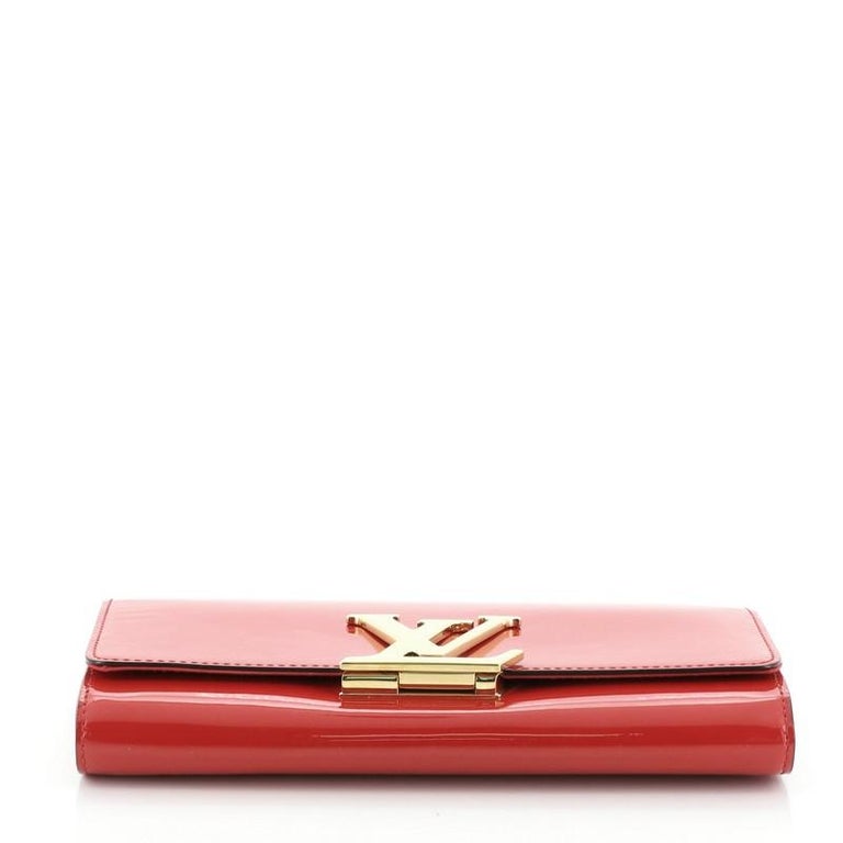 Louise patent leather clutch bag Louis Vuitton Red in Patent leather -  31956955