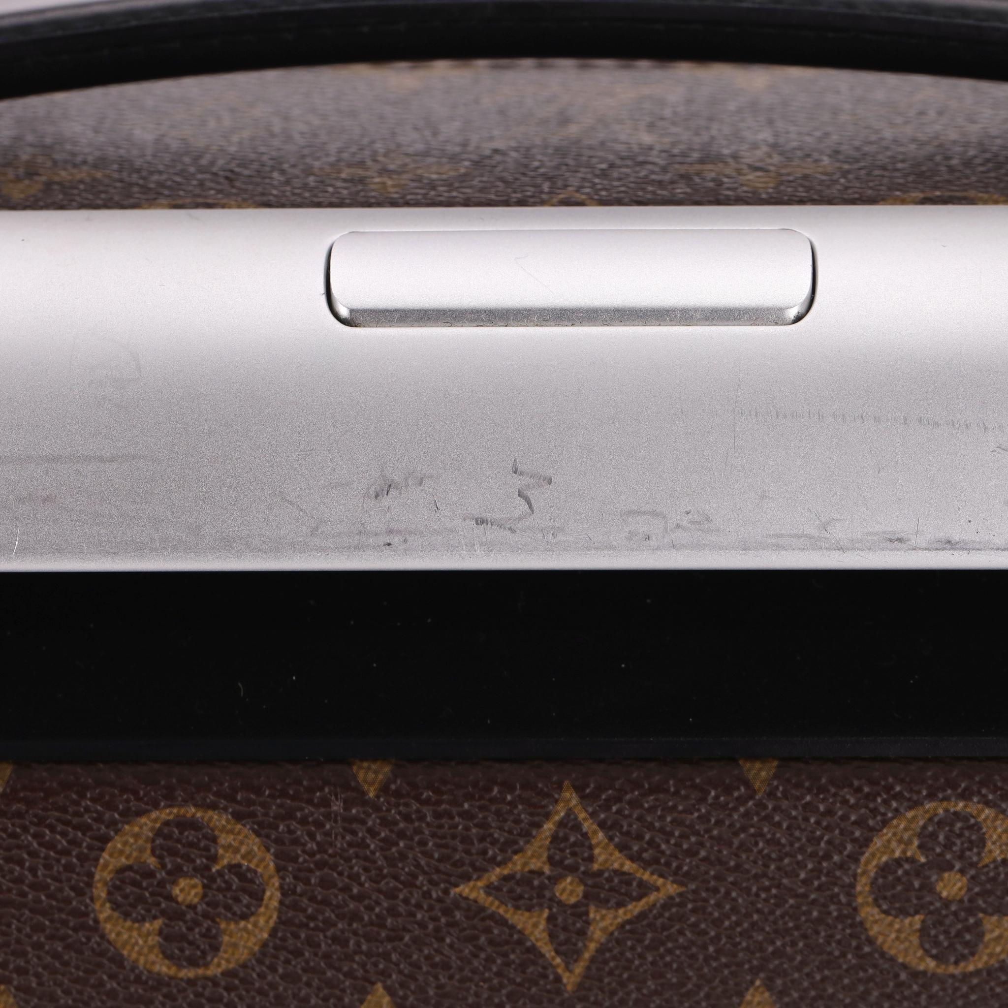 Valigia Louis Vuitton Ltd Edition Horizon 55 Monogram Logo Story in vendita 6