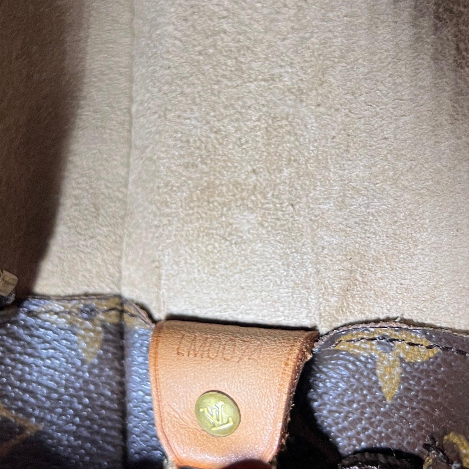 Noir Louis Vuitton Luco Shoulder Tote Monogram Canvas Brown 2004 en vente