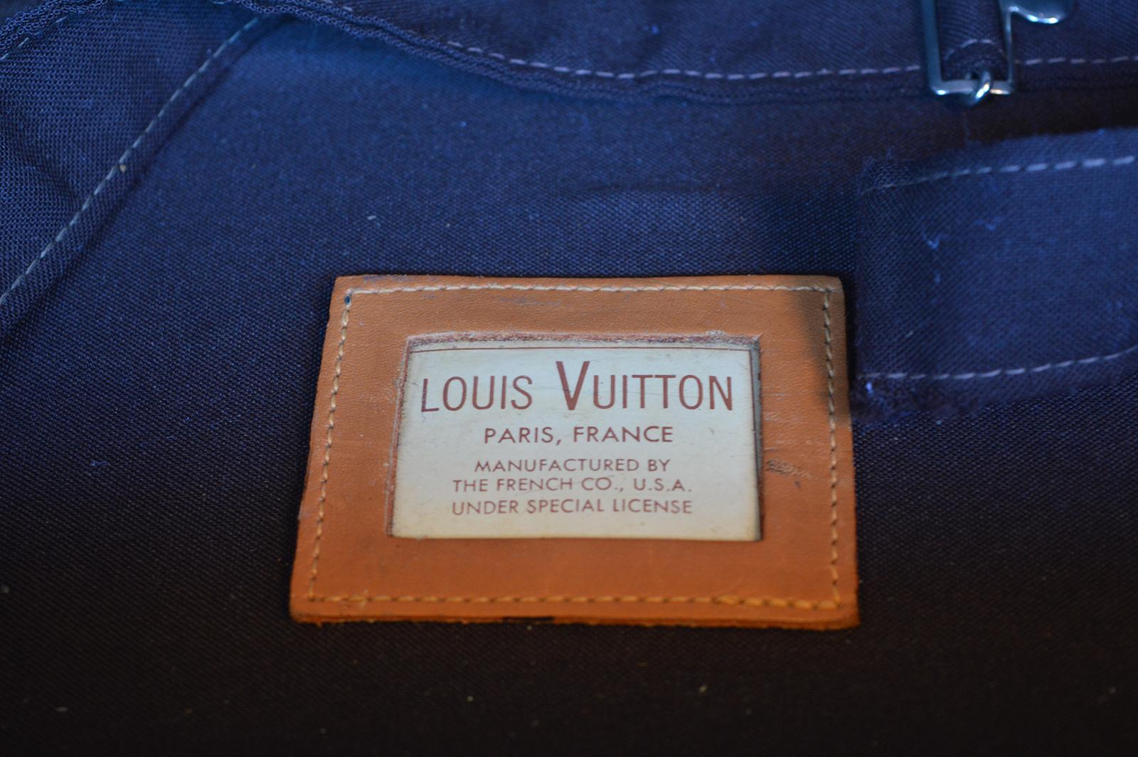 Leather Louis Vuitton Luggage