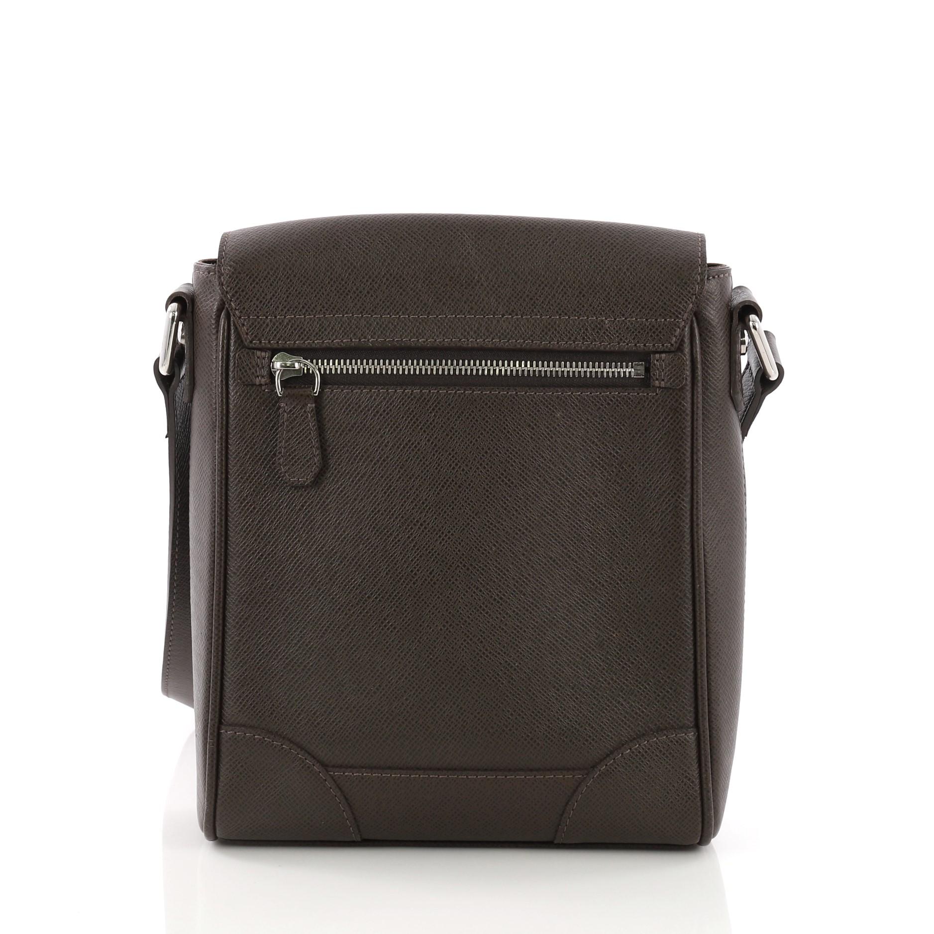 Louis Vuitton Luka Ardoise Handbag Taiga Leather In Good Condition In NY, NY