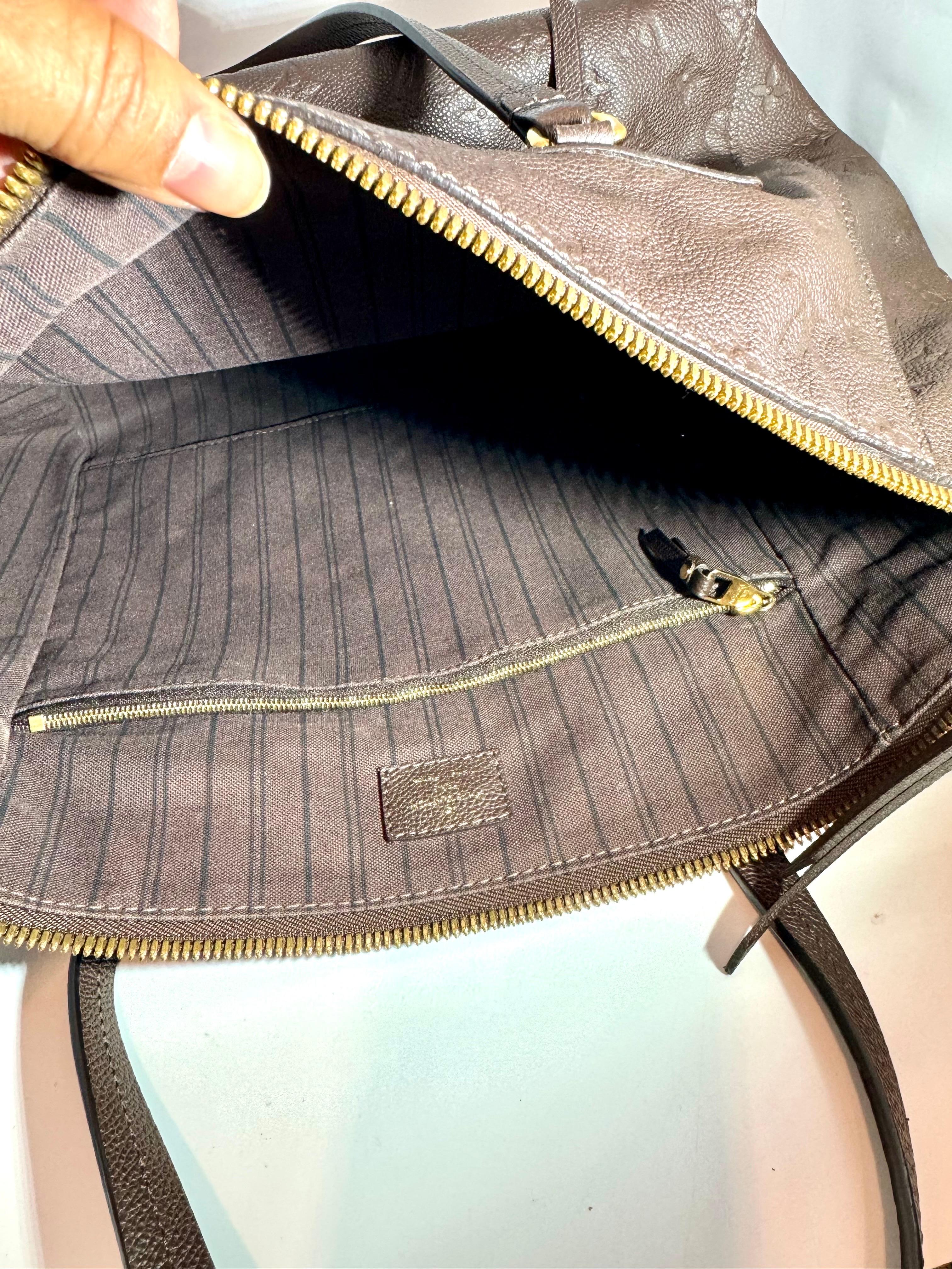 Louis Vuitton Lumineuse Handbag Sac à main en cuir Empreinte Monogram, Excellent en vente 5