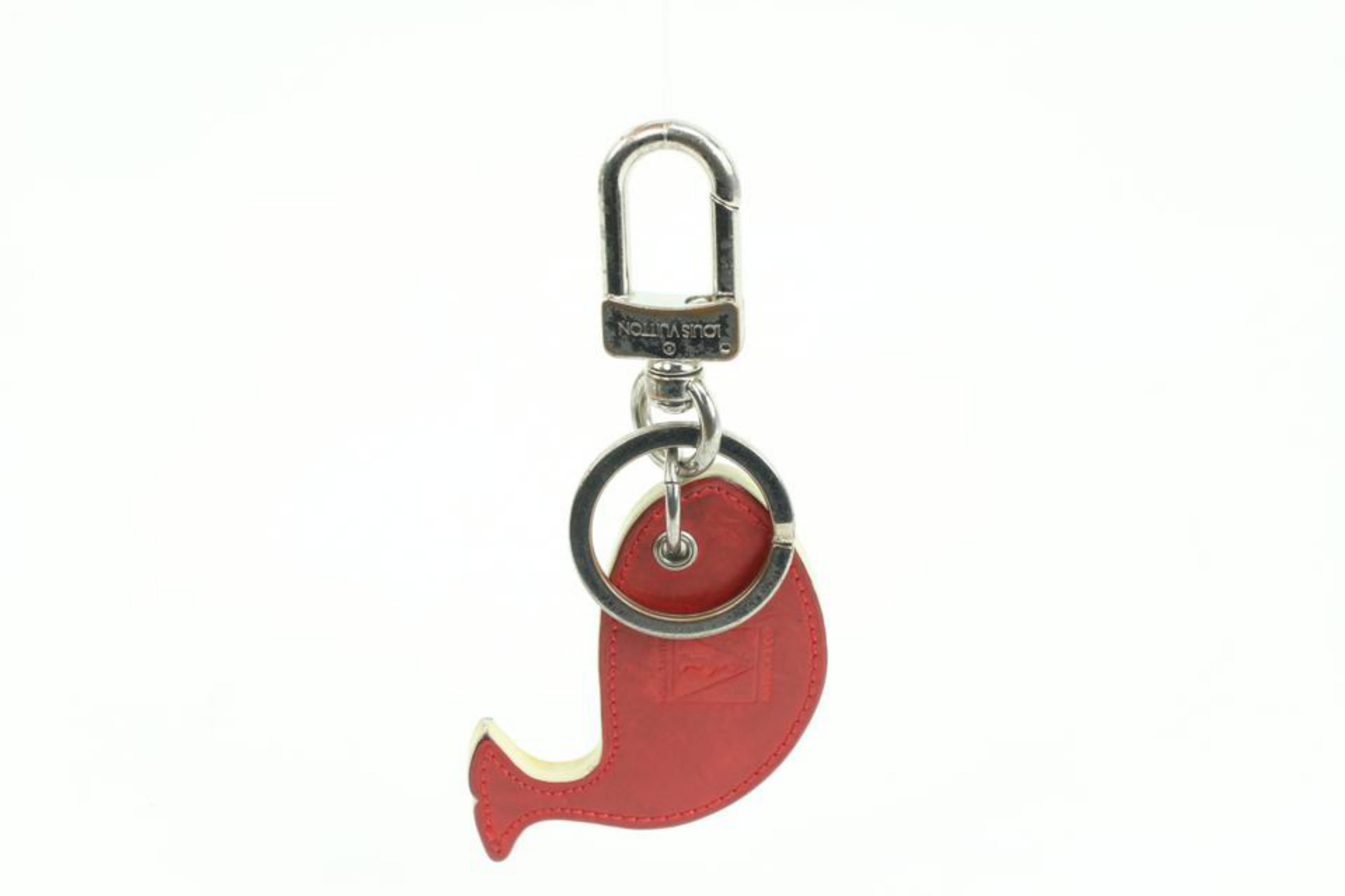 Louis Vuitton LV Americas Cup Gaston V Whale Keychain Bag Charm 2lk412s
Date Code/Serial Number: CX0136
Made In: Italy
Measurements: Length:  2.5