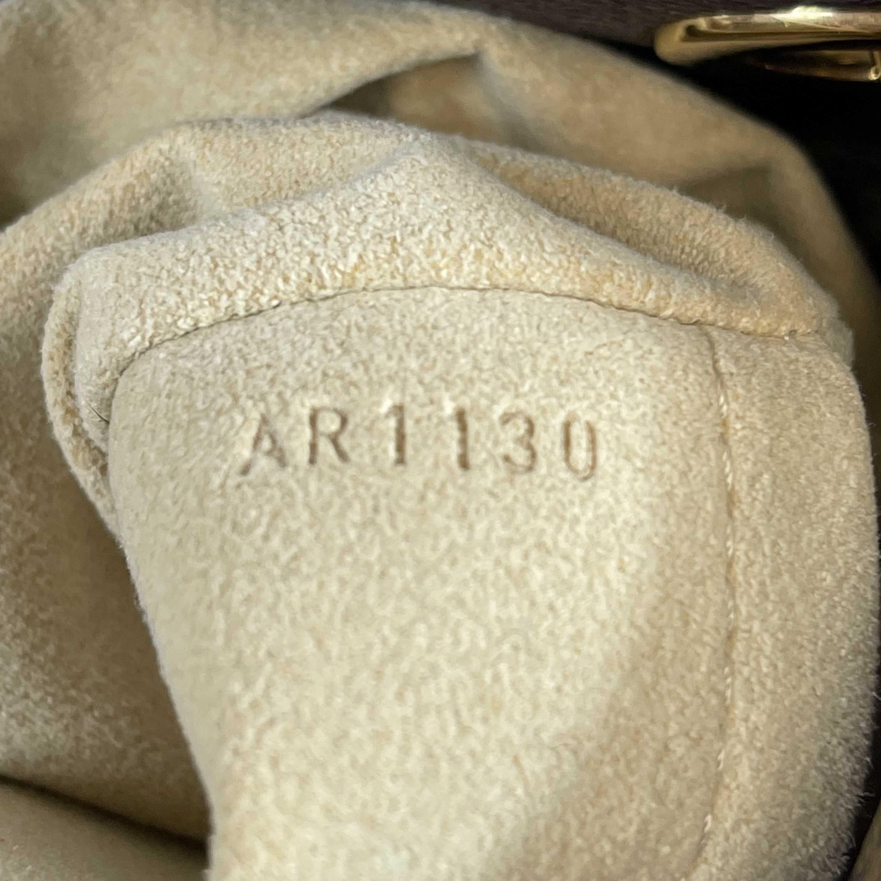 	Louis Vuitton - LV - Artsy GM in Monogram Canvas - Brown - Shoulder Bag For Sale 6