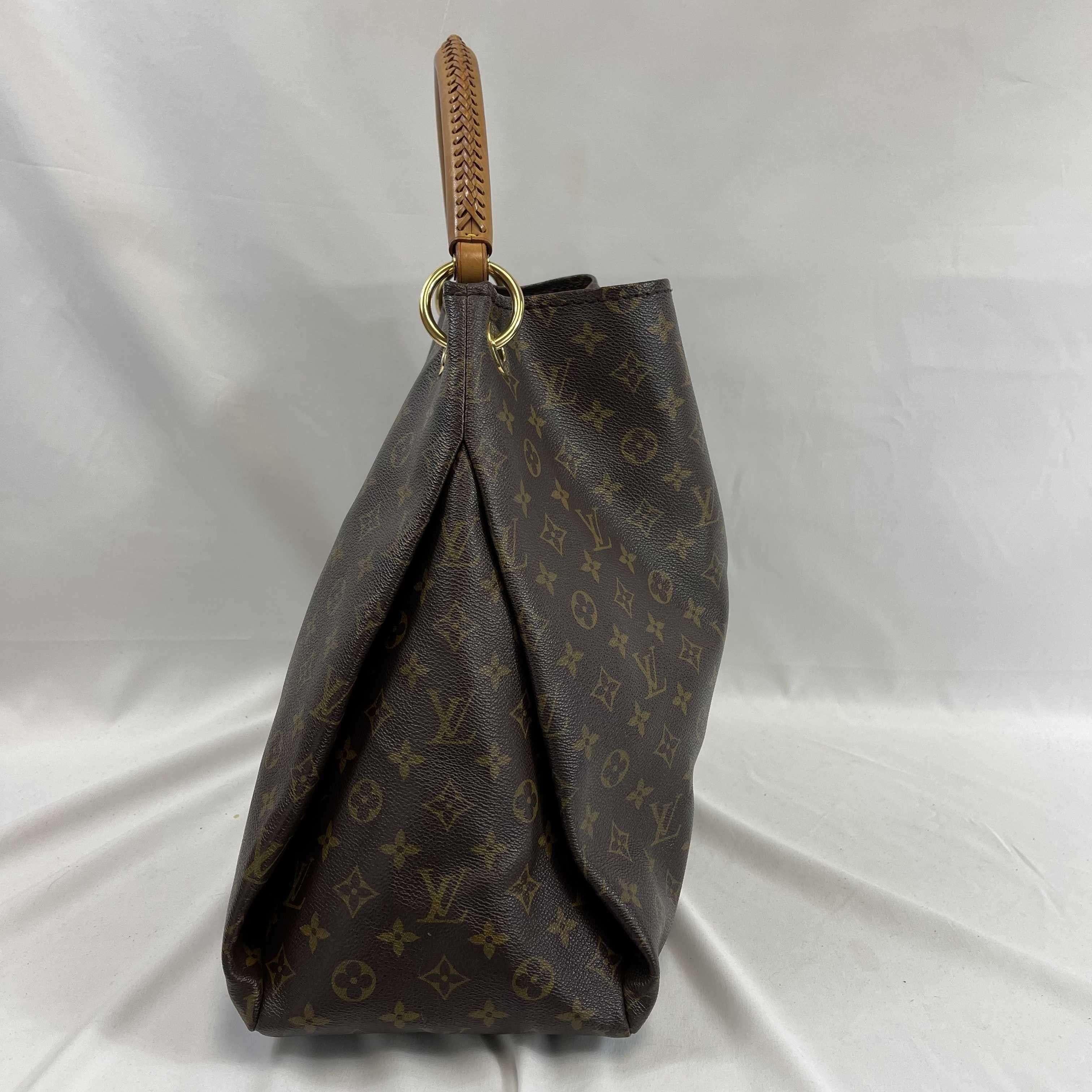 	Louis Vuitton - LV - Artsy GM in Monogram Canvas - Brown - Shoulder Bag For Sale 9
