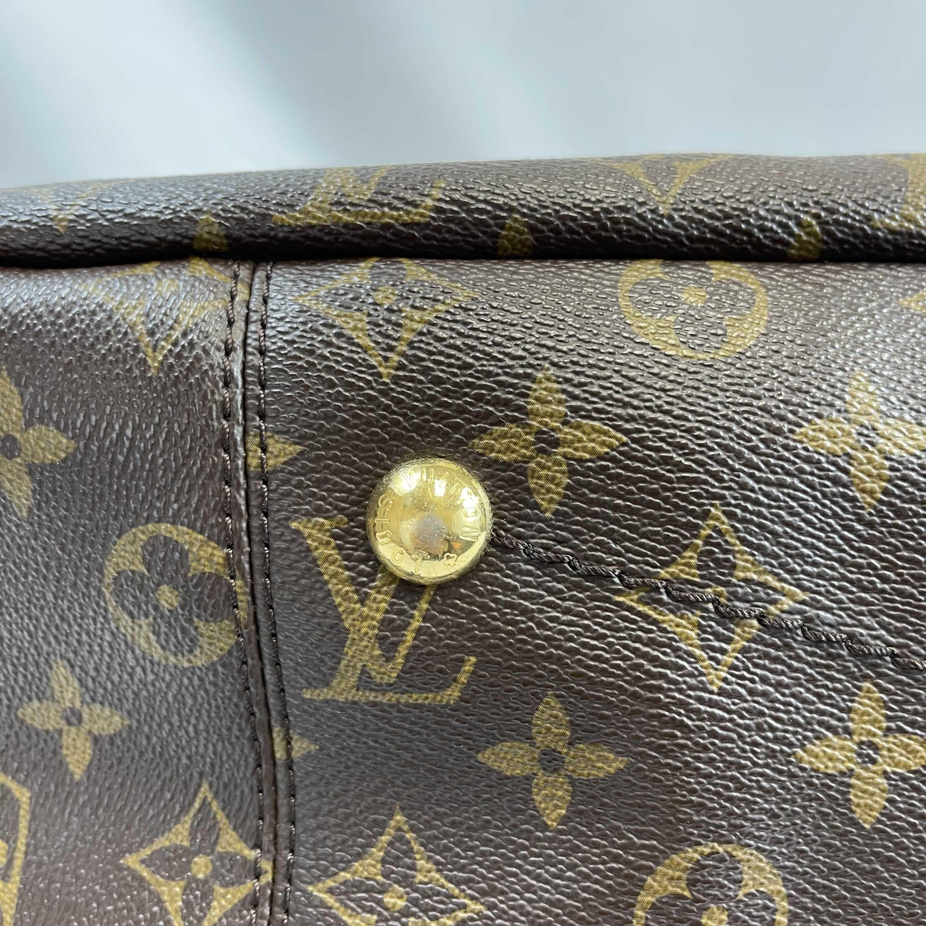	Louis Vuitton - LV - Artsy GM in Monogram Canvas - Brown - Shoulder Bag For Sale 10