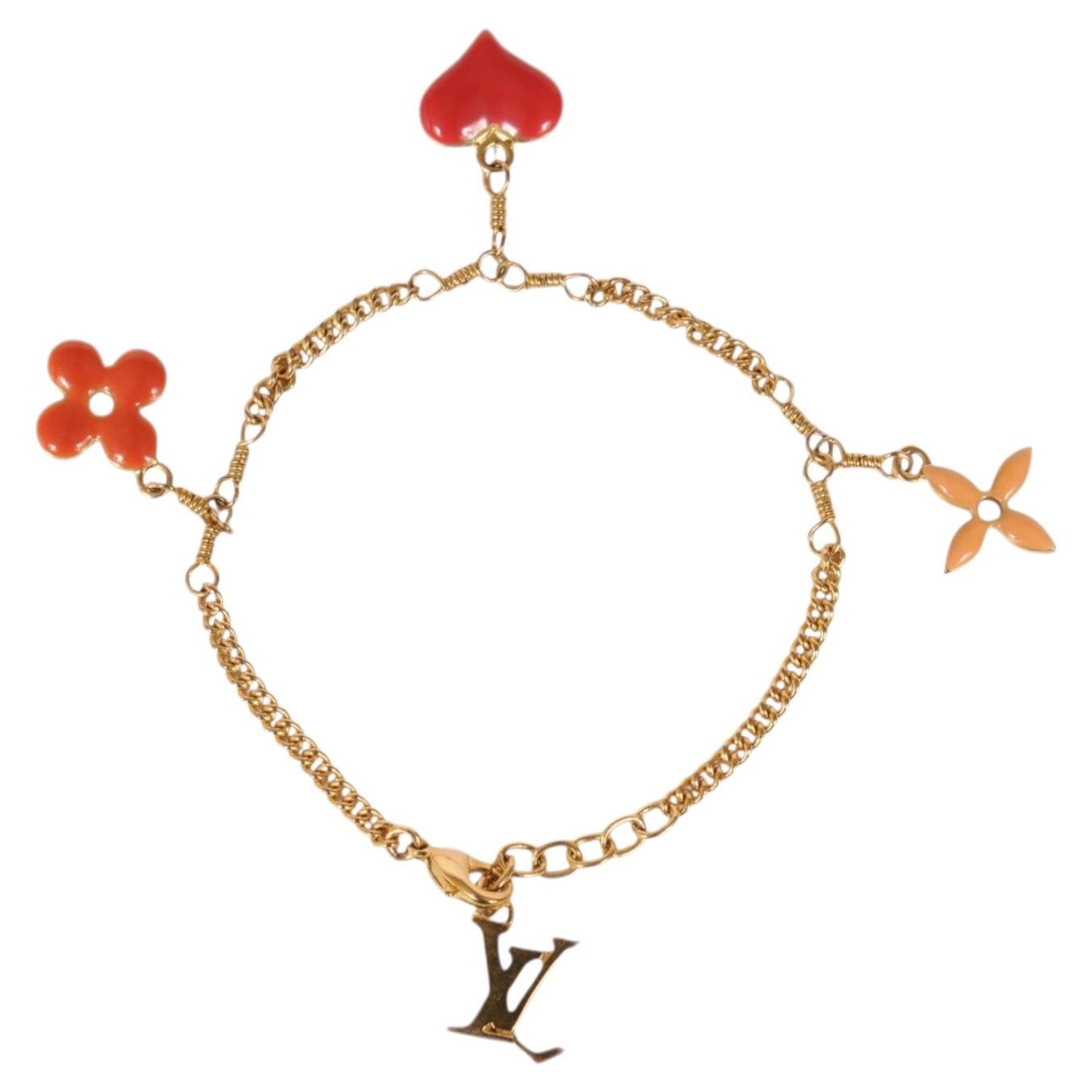 Braccialetto Louis Vuitton LV con ciondoli Fleur, cuore, oro, rosso, rosa, logo, maglie a catena in vendita