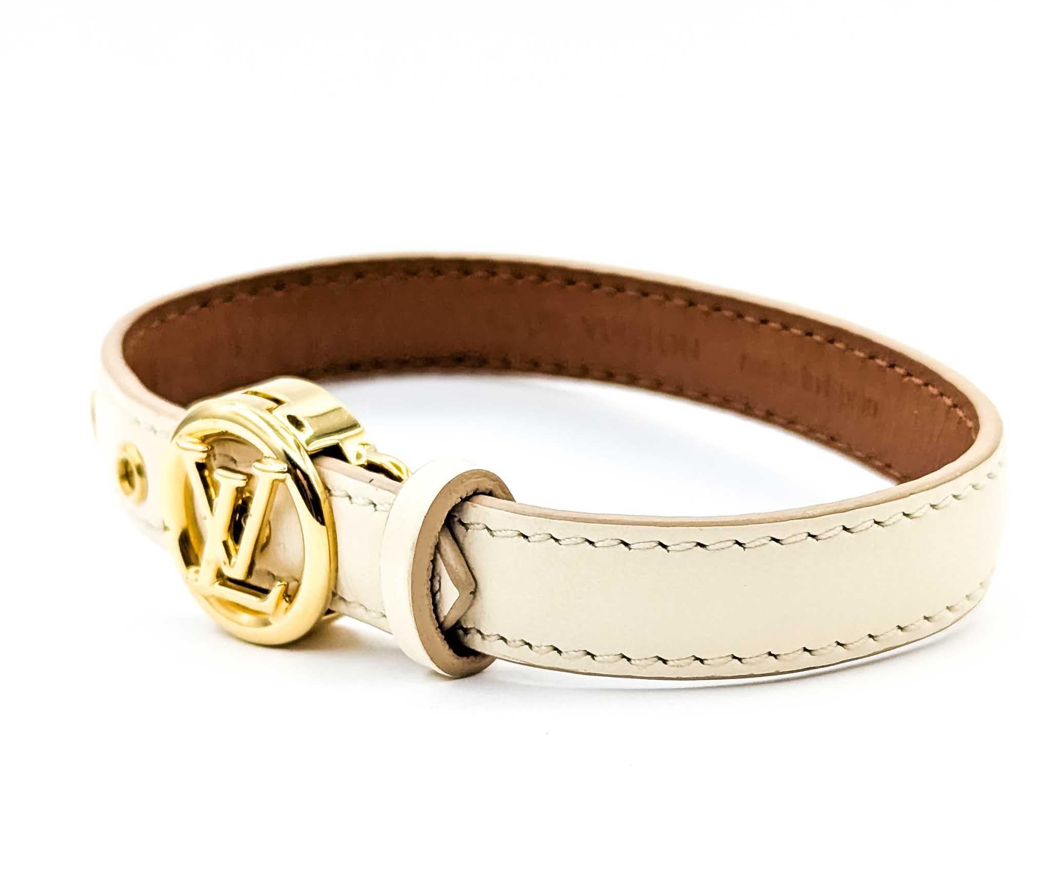 Louis Vuitton LV Circle Bracelet In Excellent Condition For Sale In Bloomington, MN