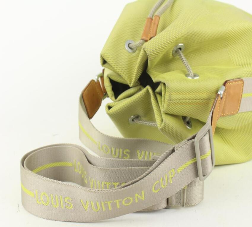 Louis Vuitton LV Cup Lime Green Damier Geant Volunteer Noe Drawstring Bucket In Good Condition For Sale In Dix hills, NY