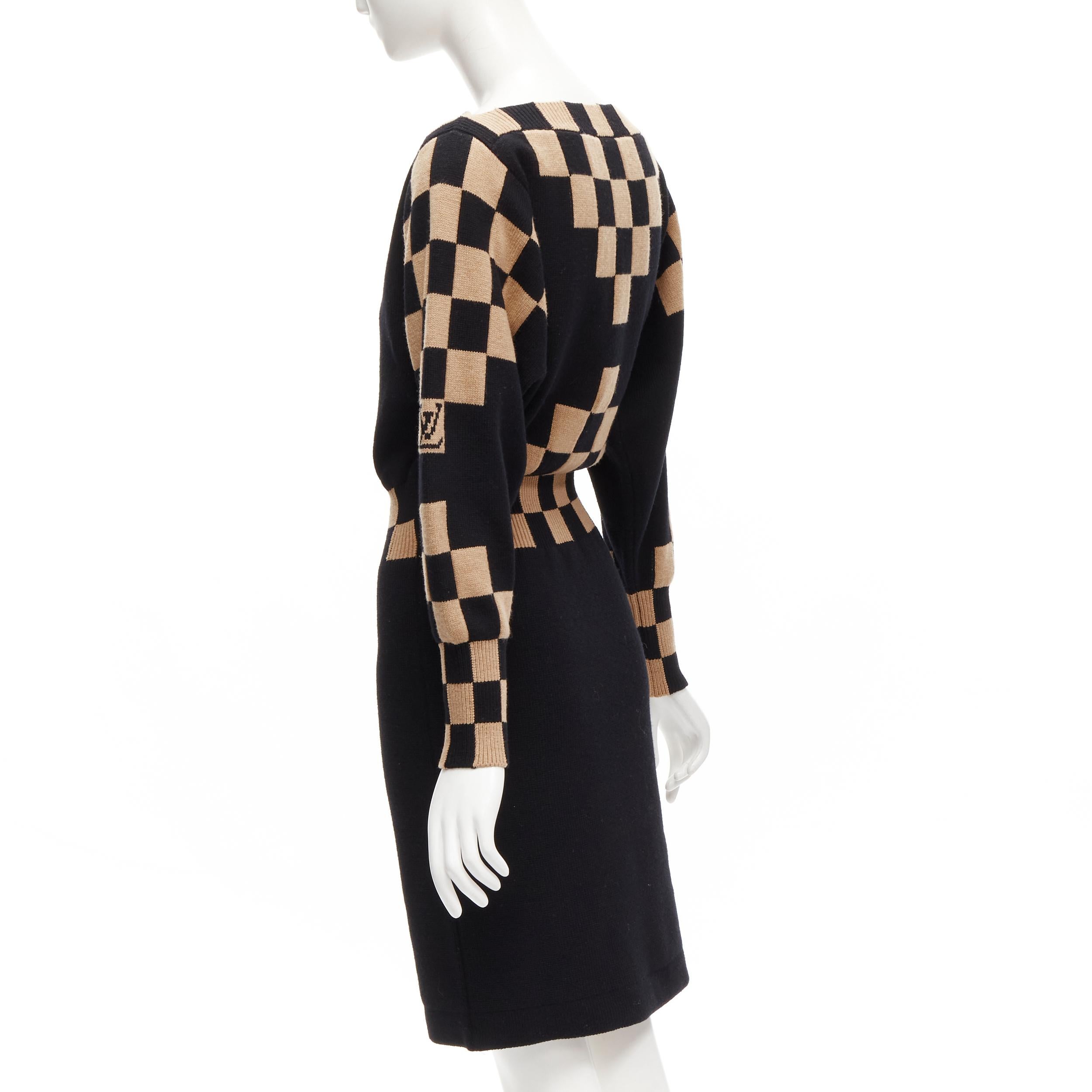 Louis Vuitton - Robe en maille à illusion de pixels en laine et cachemire damier, taille S en vente 1