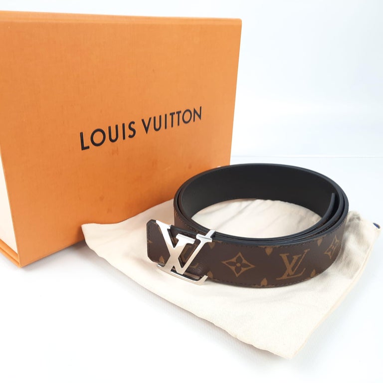 Louis Vuitton LV Initiales 40MM Reversible Size 90 For Sale at 1stDibs