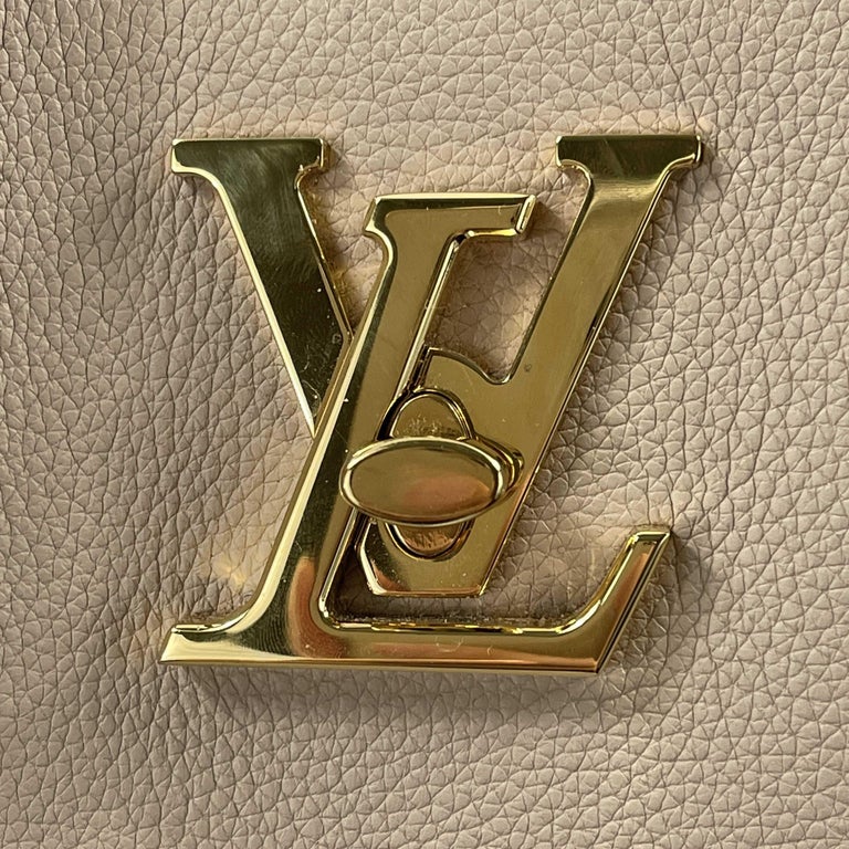 Louis Vuitton Lockme Shopper Bag – EliteLaza