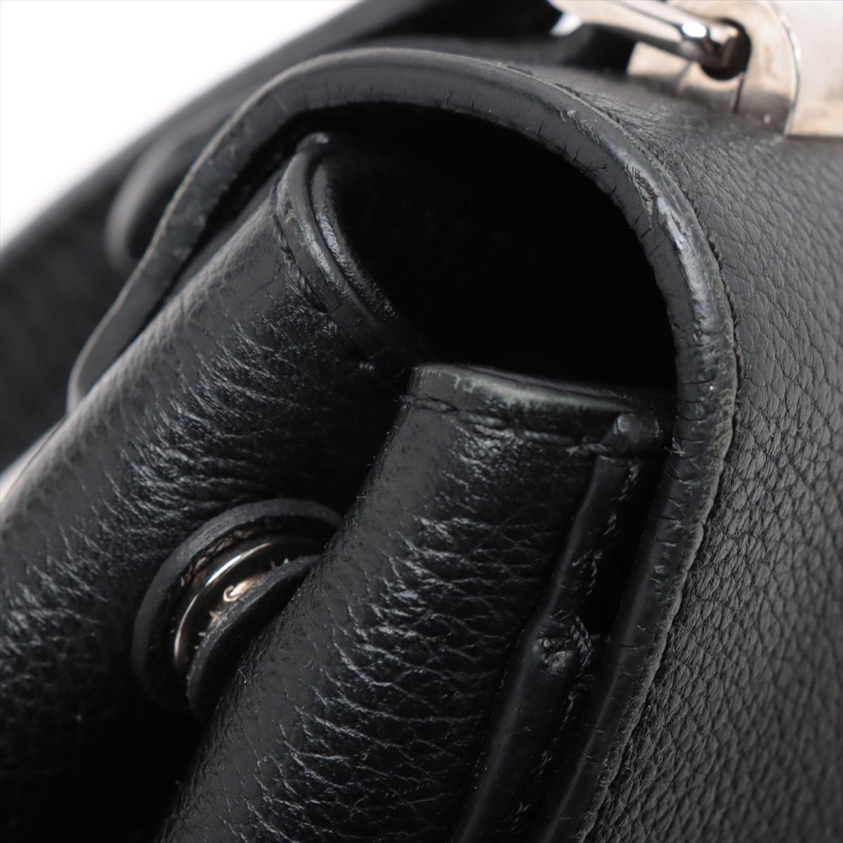 Louis Vuitton LV Logo Lockme II BB Sac à bandoulière Noir en vente 7