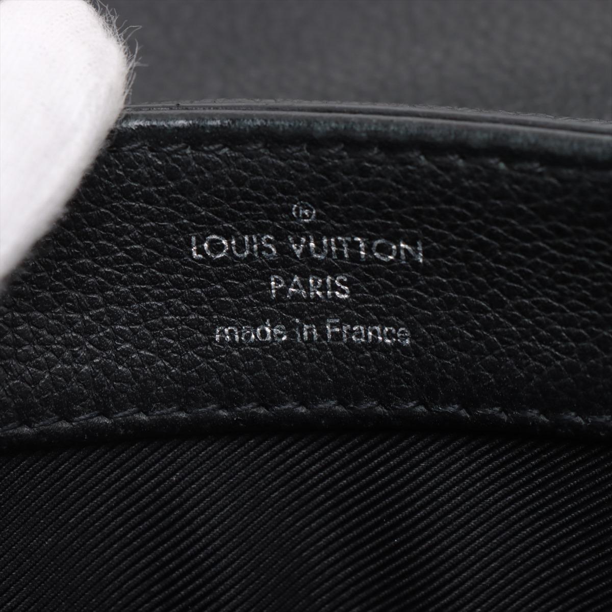 Louis Vuitton LV Logo Lockme II BB Sac à bandoulière Noir en vente 9